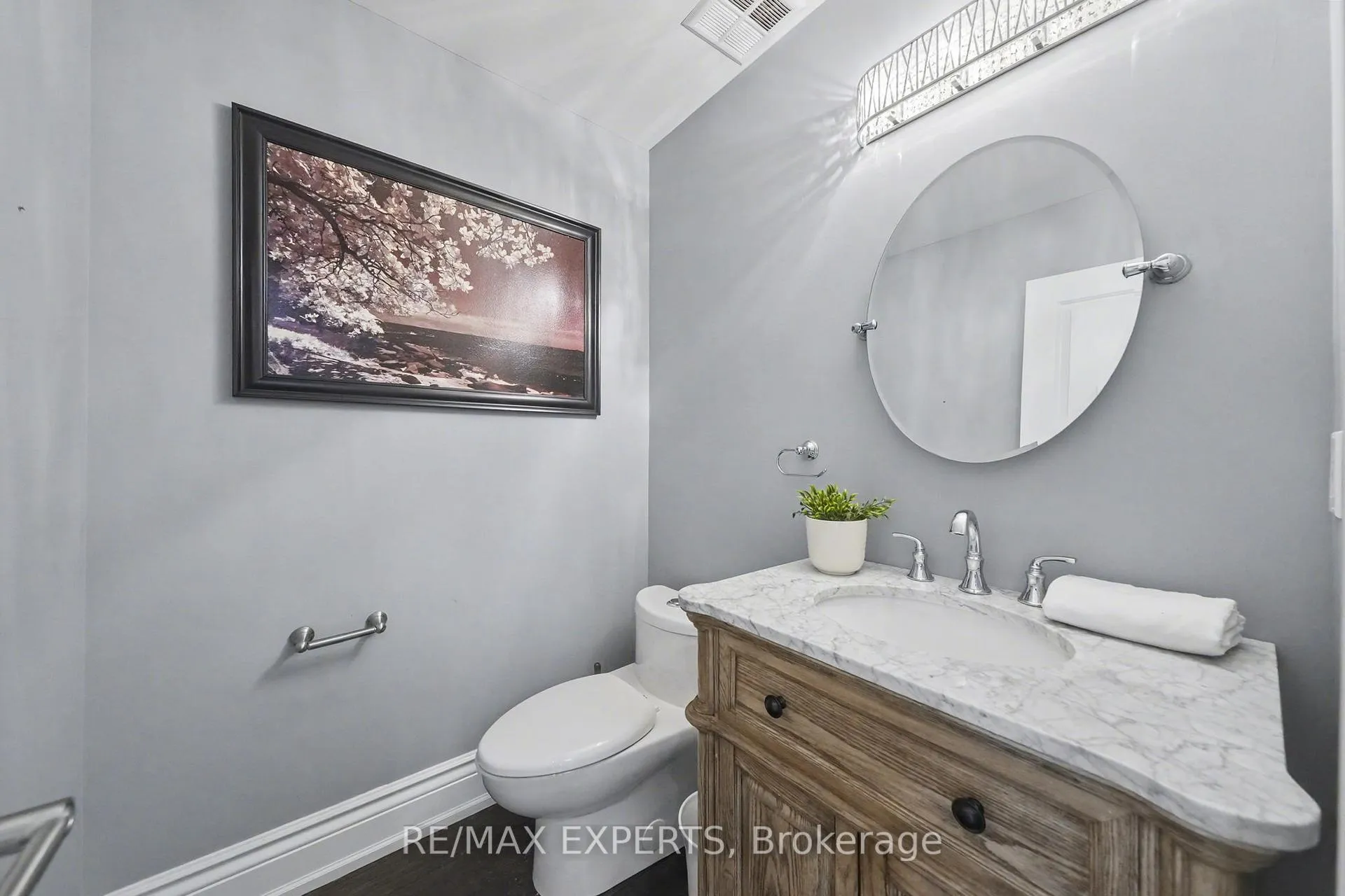 Photo 11 of 8 Ferdinand Avenue, Vaughan, Vellore Village — HOMEH