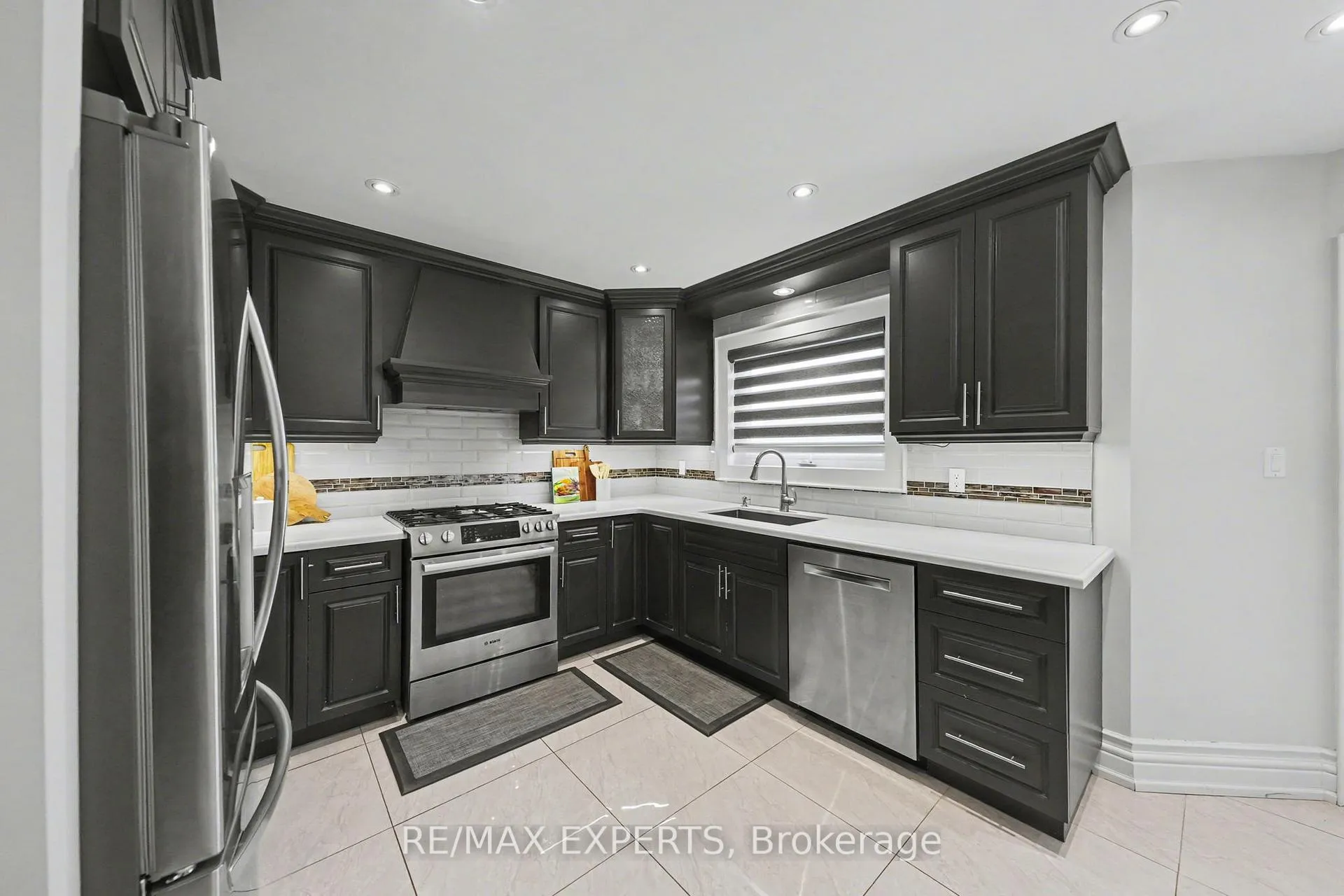 Photo 14 of 8 Ferdinand Avenue, Vaughan, Vellore Village — HOMEH