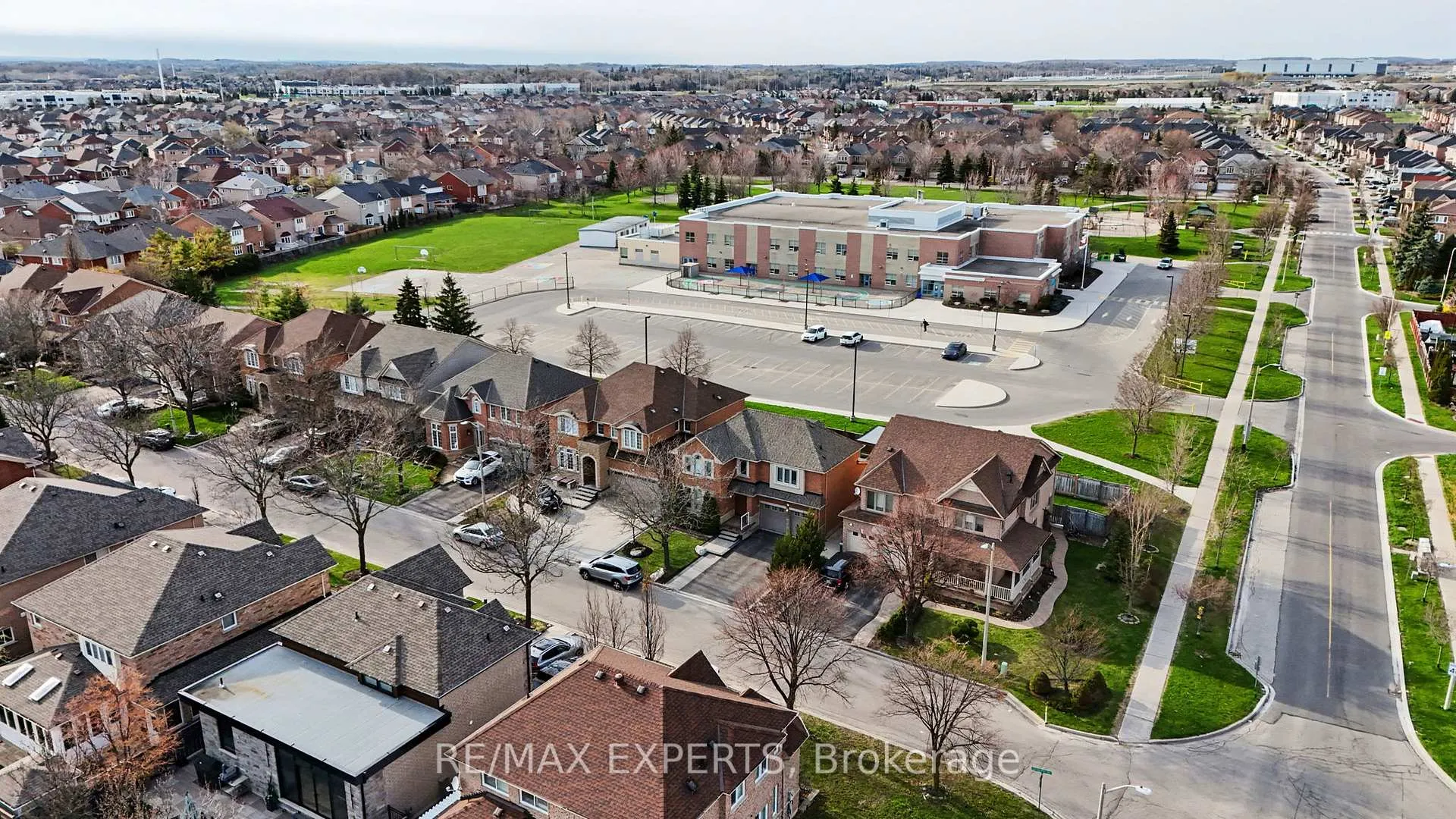 Photo 48 of 8 Ferdinand Avenue, Vaughan, Vellore Village — HOMEH