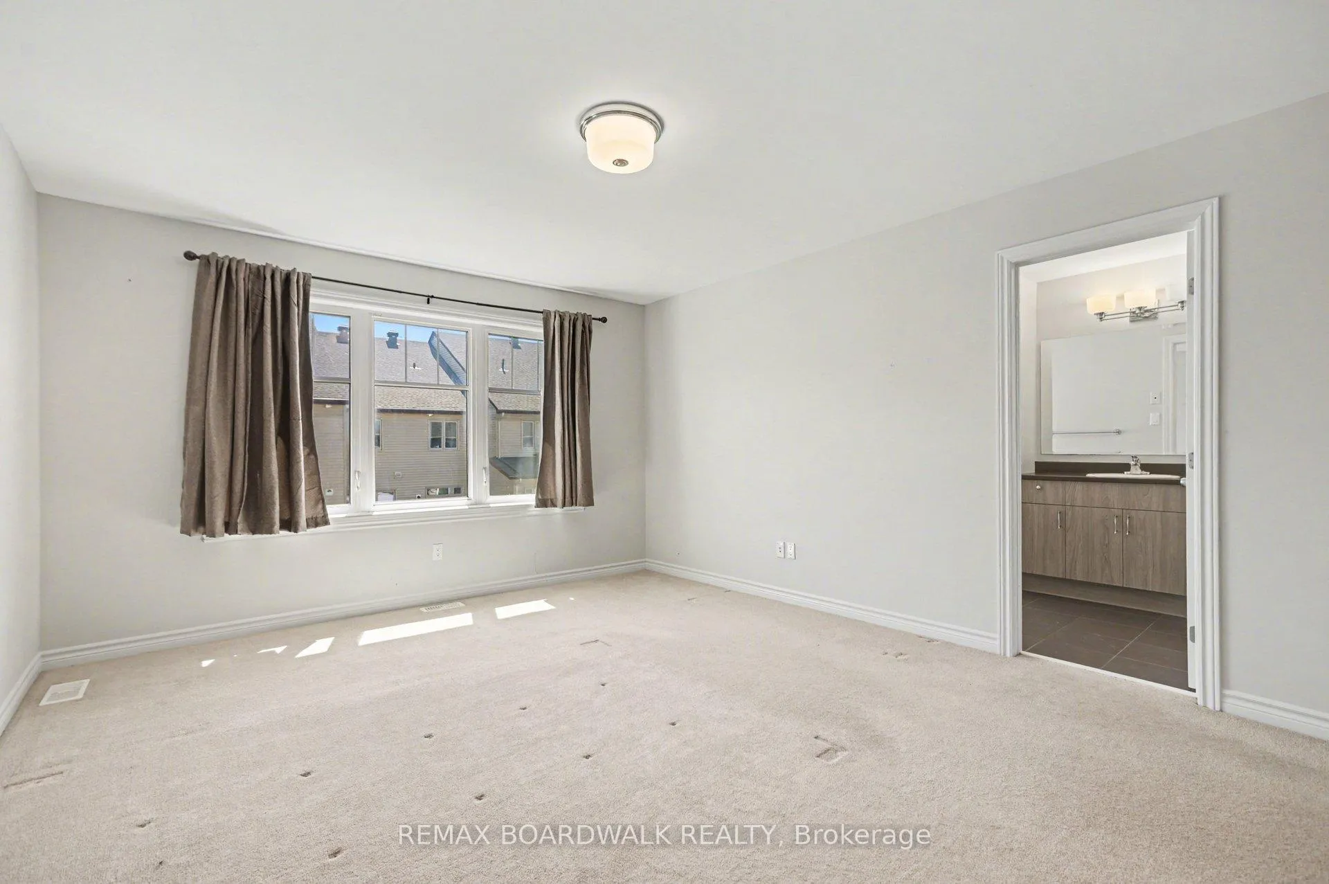 Photo 7 of 122 Kestrel Street, Ottawa, Blossom Park/Kemp Park/Findlay Creek — HOMEH