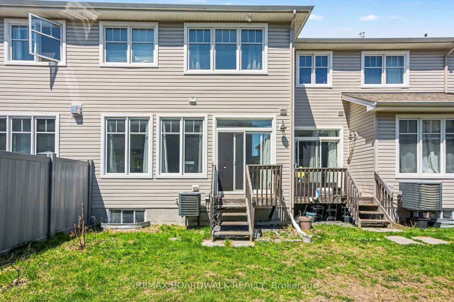Photo 15 of 122 Kestrel Street, Ottawa, Blossom Park/Kemp Park/Findlay Creek — HOMEH