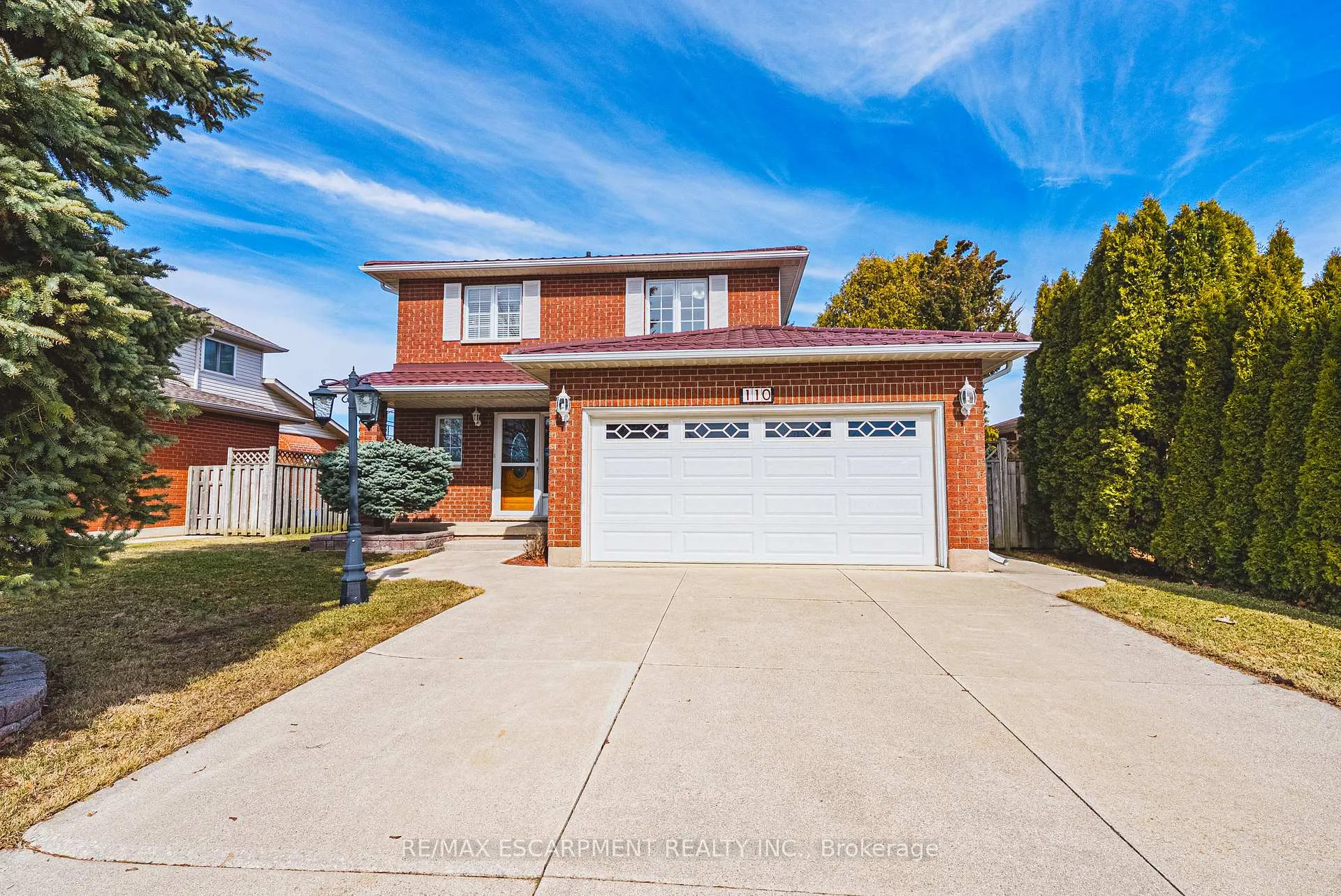 Photo 2 of 110 Highbury Drive, Hamilton, Stoney Creek Mountain — HOMEH
