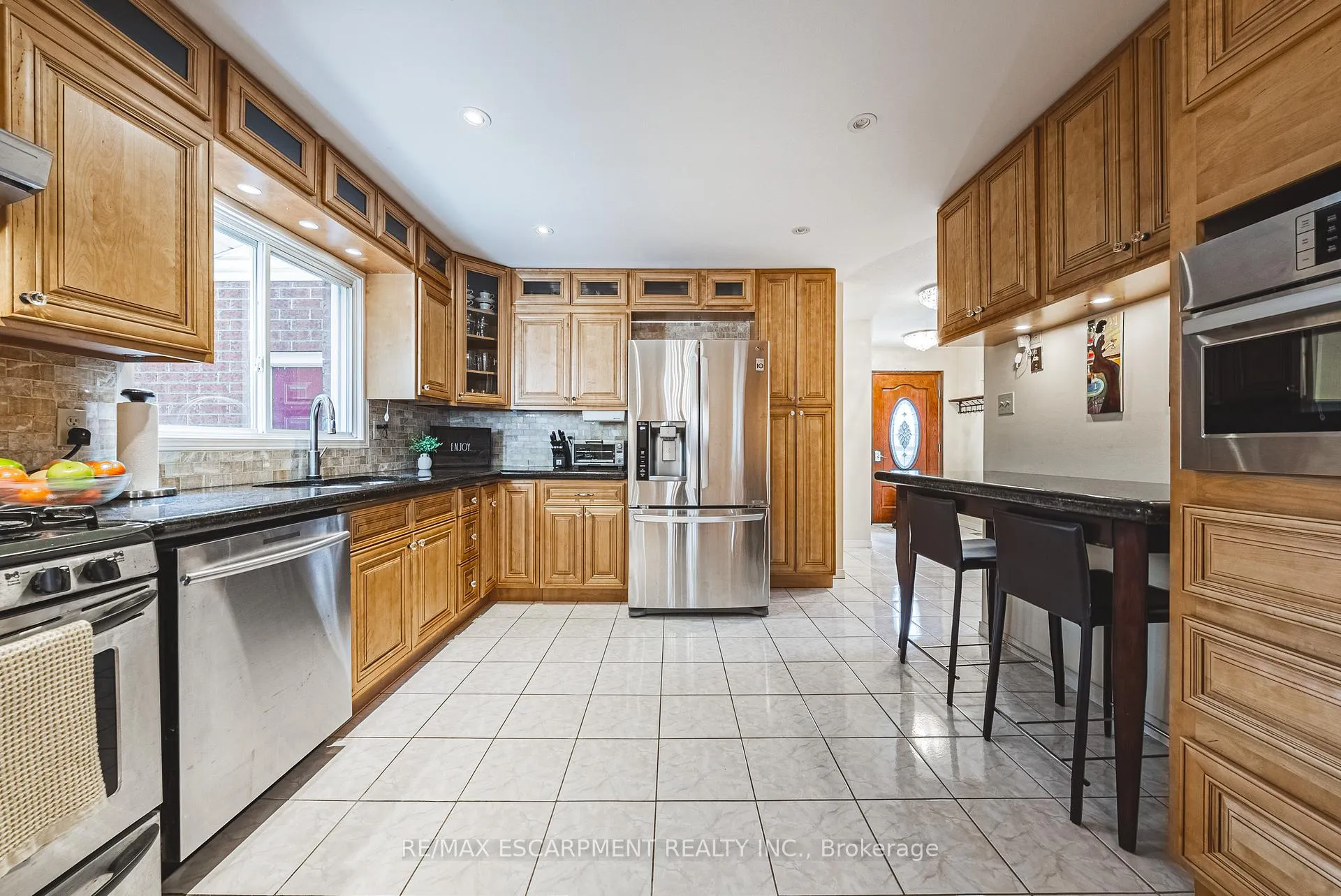 Photo 17 of 110 Highbury Drive, Hamilton, Stoney Creek Mountain — HOMEH