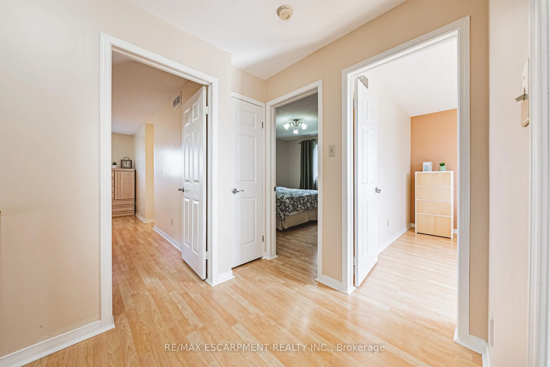 Photo 19 of 110 Highbury Drive, Hamilton, Stoney Creek Mountain — HOMEH