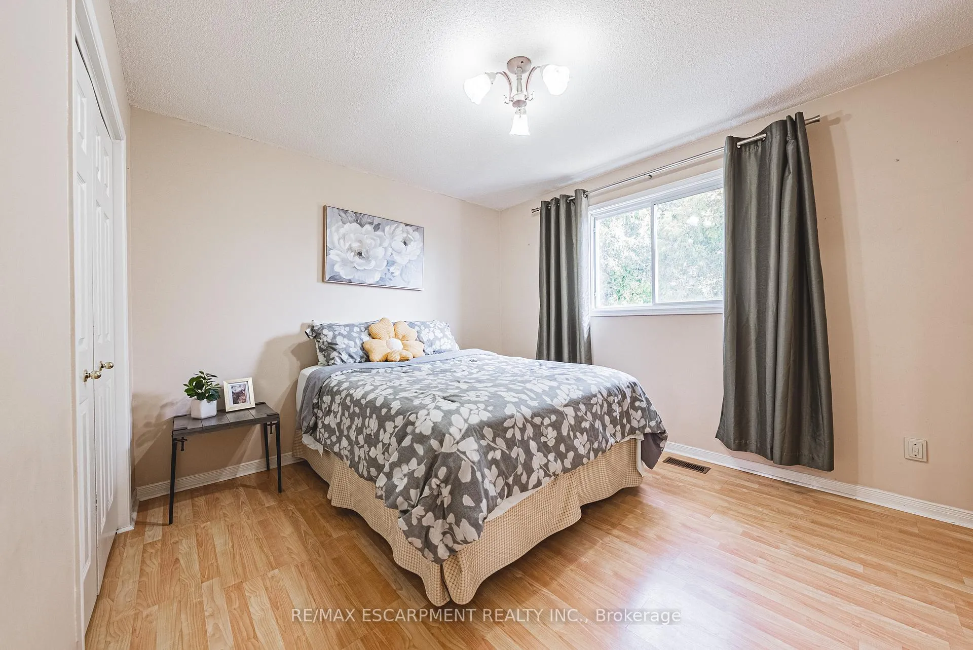 Photo 24 of 110 Highbury Drive, Hamilton, Stoney Creek Mountain — HOMEH