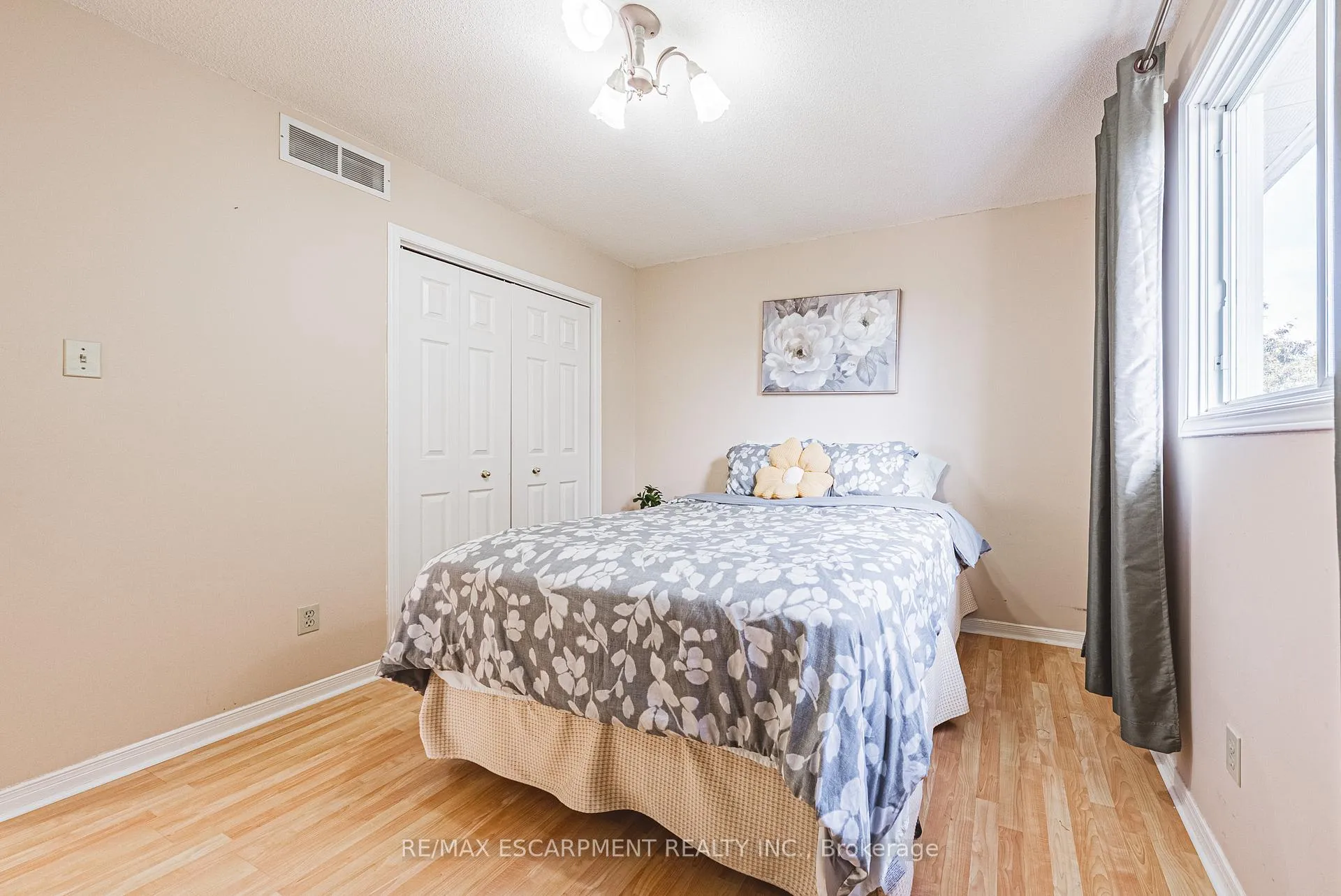 Photo 25 of 110 Highbury Drive, Hamilton, Stoney Creek Mountain — HOMEH