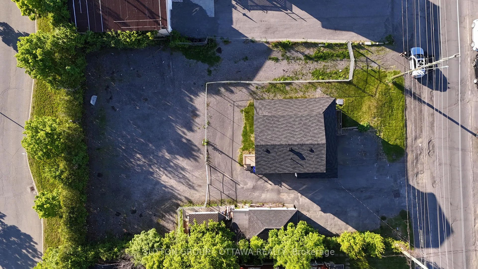 Photo 7 of 1368 Labrie Avenue, Ottawa, Cyrville Rd./Industrial Park — HOMEH