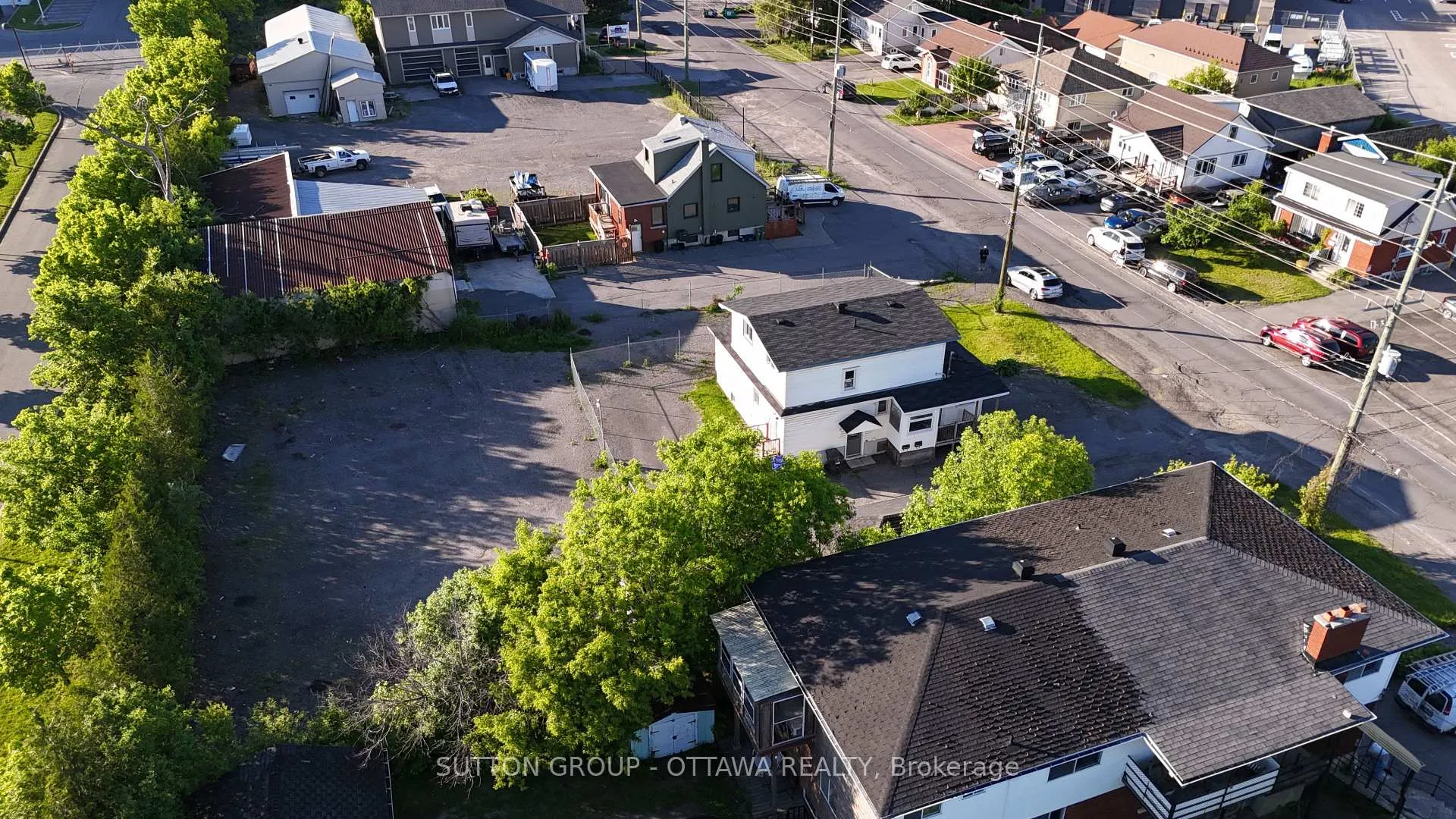 Photo 11 of 1368 Labrie Avenue, Ottawa, Cyrville Rd./Industrial Park — HOMEH