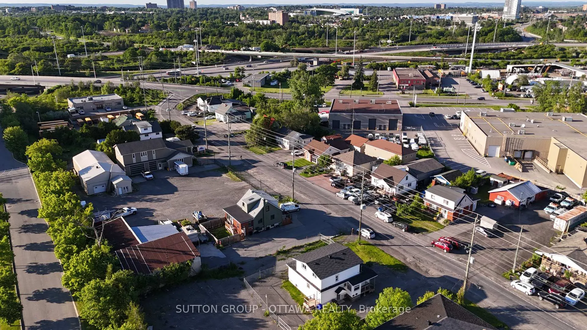 Photo 12 of 1368 Labrie Avenue, Ottawa, Cyrville Rd./Industrial Park — HOMEH