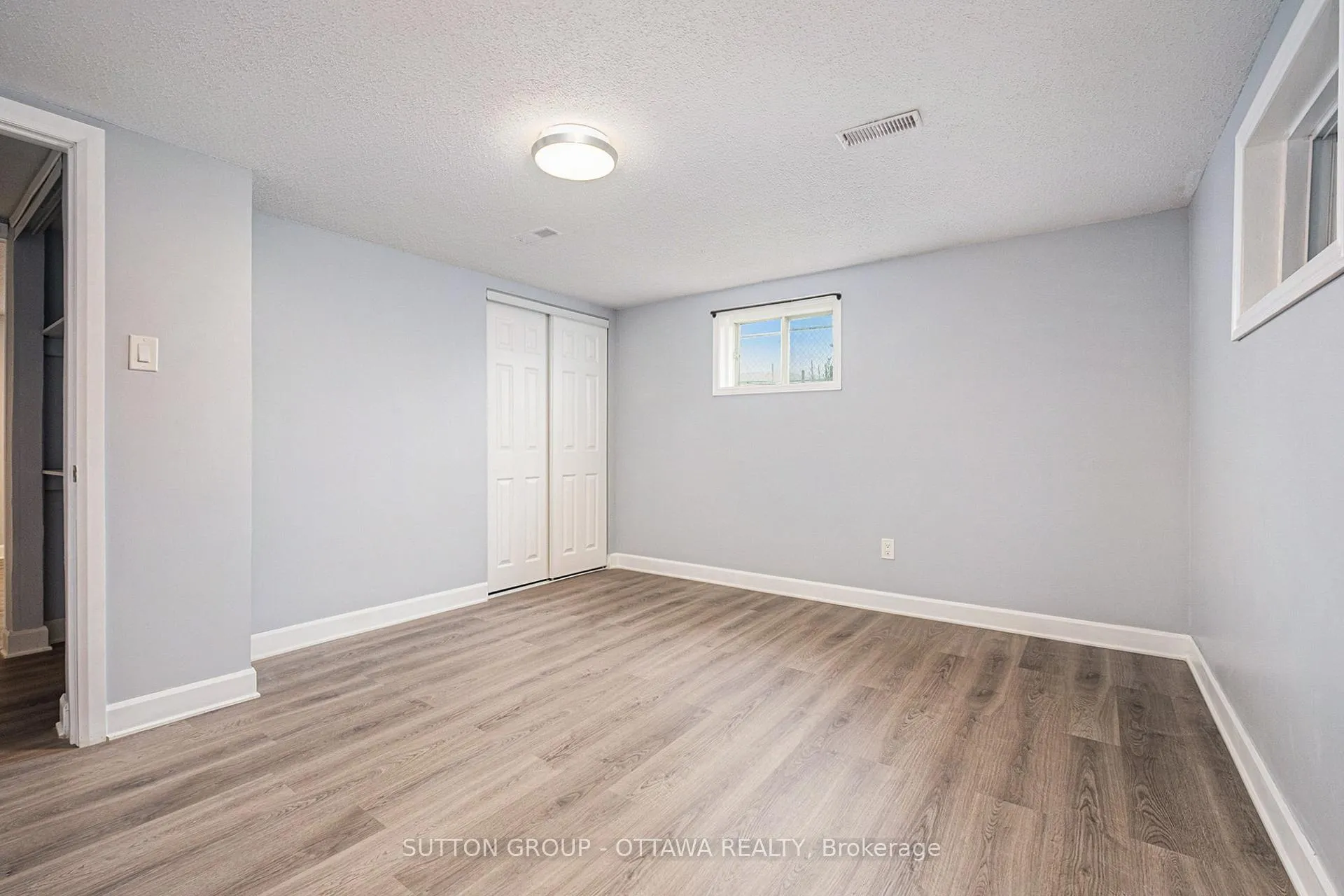 Photo 23 of 1368 Labrie Avenue, Ottawa, Cyrville Rd./Industrial Park — HOMEH