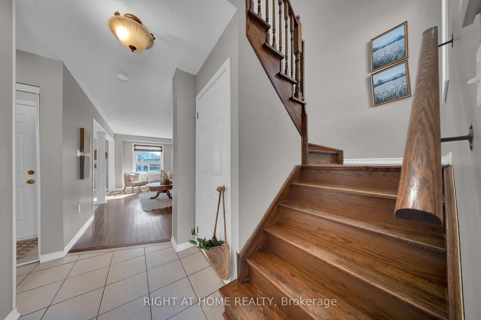 Photo 2 of 131 William Cowles Drive, Clarington, Bowmanville — HOMEH