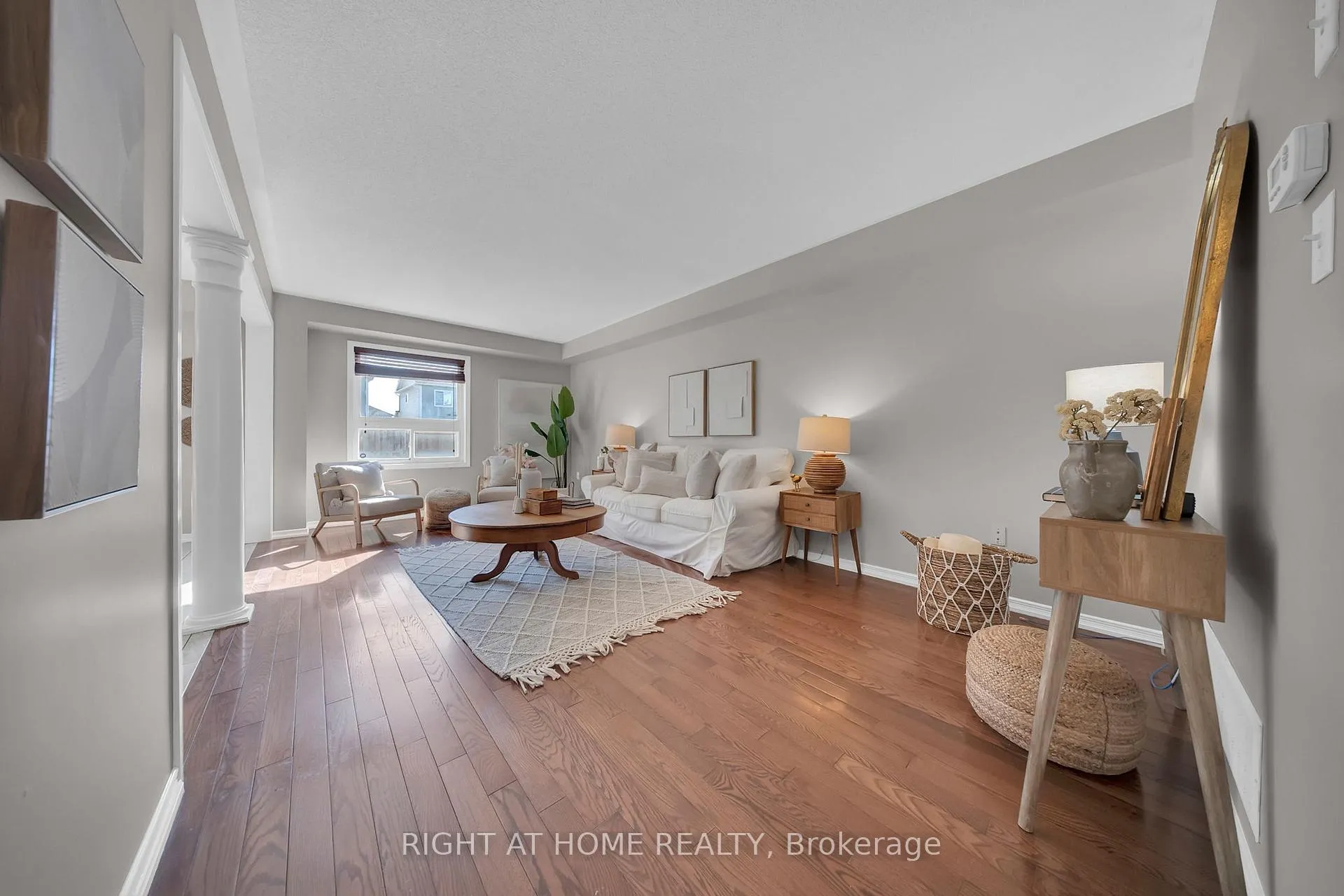 Photo 3 of 131 William Cowles Drive, Clarington, Bowmanville — HOMEH