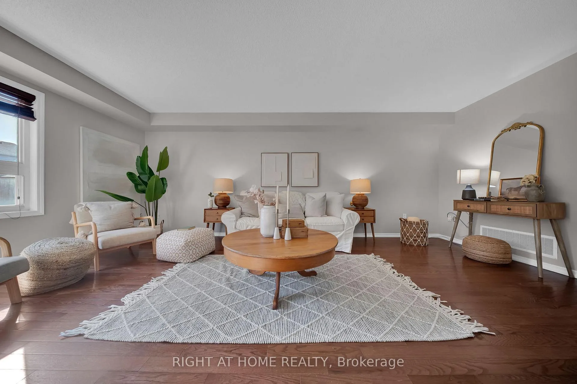 Photo 5 of 131 William Cowles Drive, Clarington, Bowmanville — HOMEH