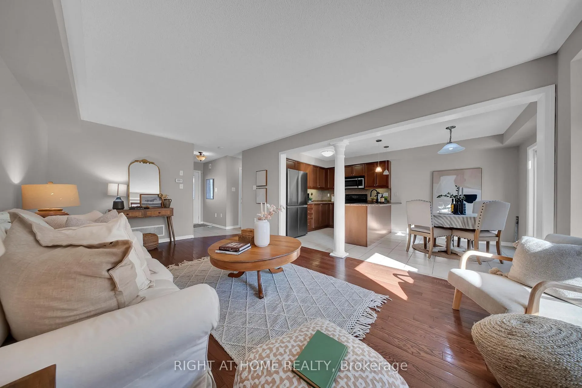 Photo 6 of 131 William Cowles Drive, Clarington, Bowmanville — HOMEH