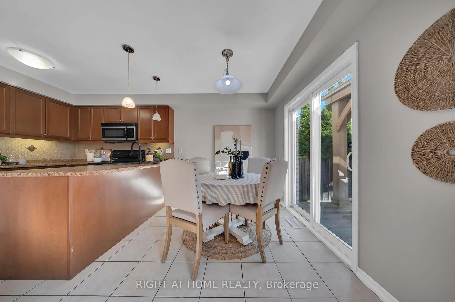 Photo 10 of 131 William Cowles Drive, Clarington, Bowmanville — HOMEH
