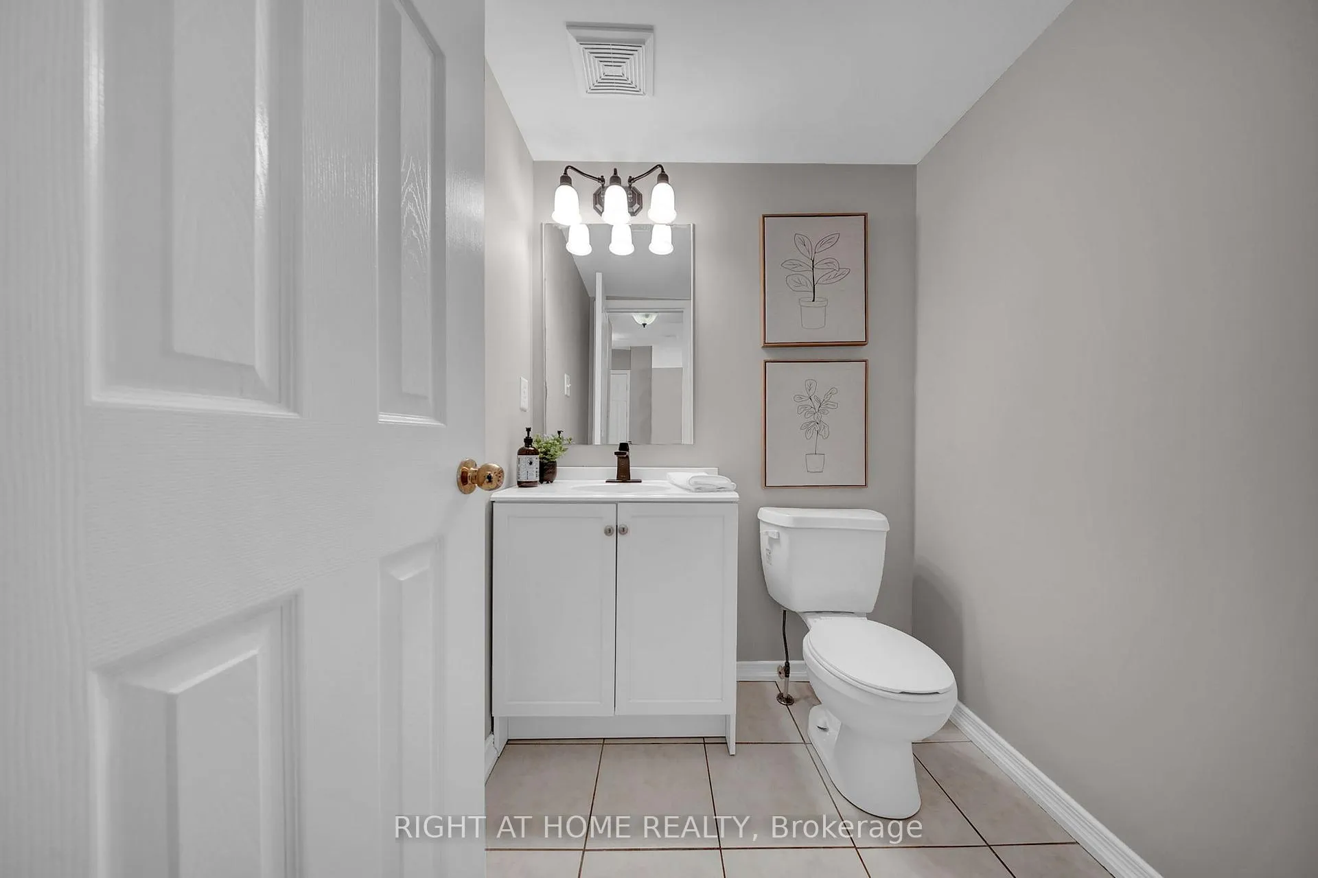 Photo 14 of 131 William Cowles Drive, Clarington, Bowmanville — HOMEH