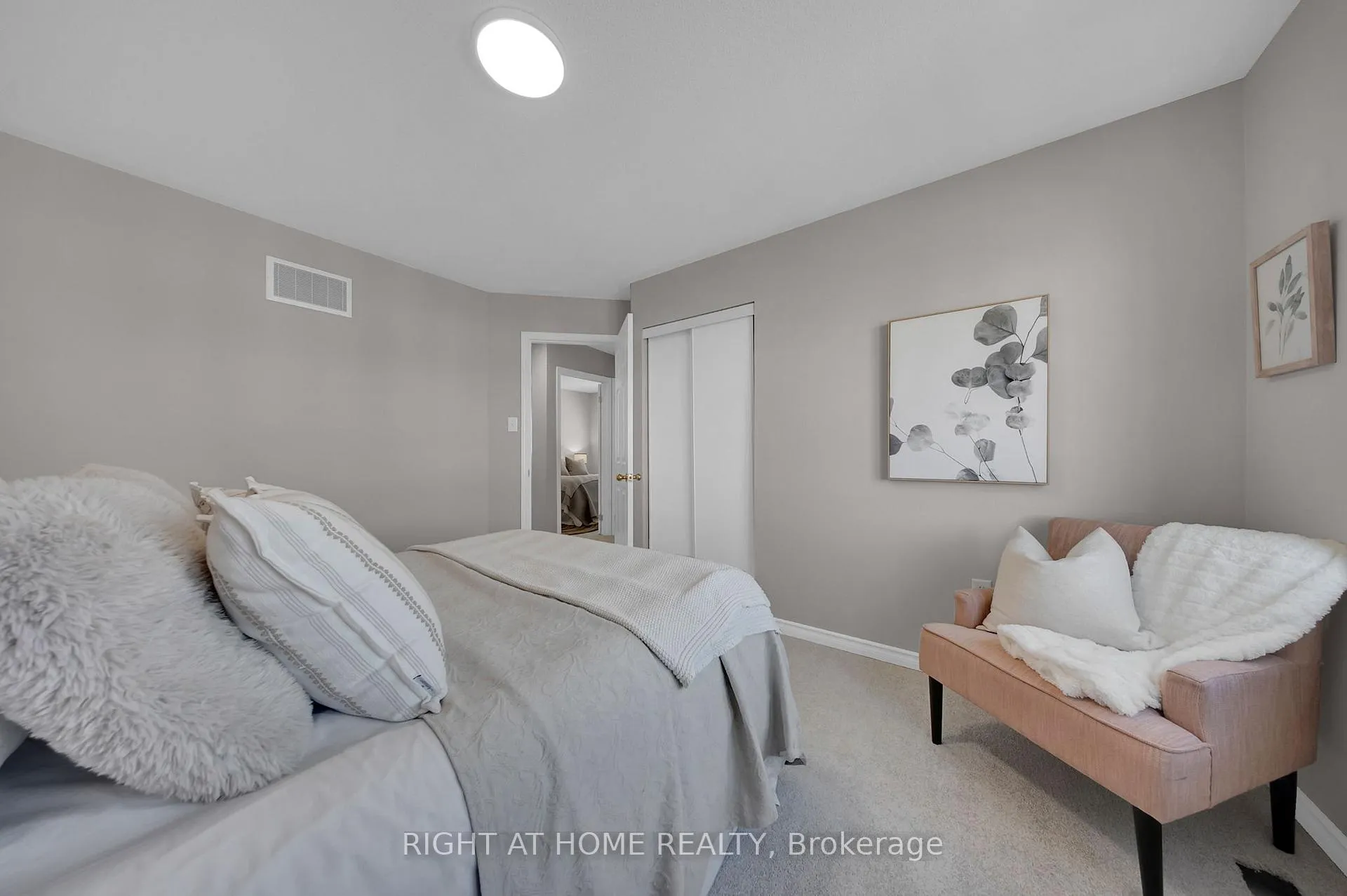 Photo 23 of 131 William Cowles Drive, Clarington, Bowmanville — HOMEH