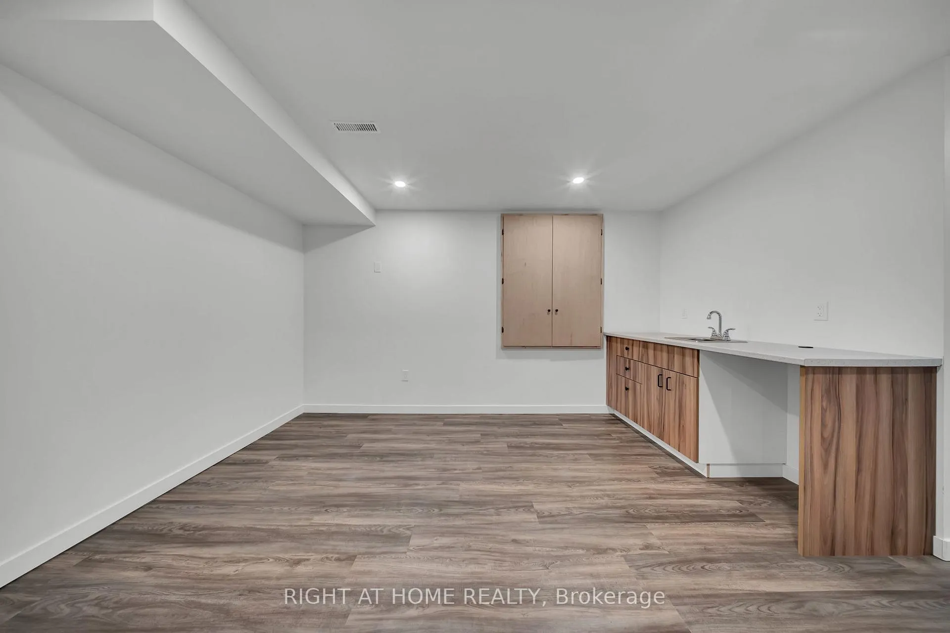 Photo 26 of 131 William Cowles Drive, Clarington, Bowmanville — HOMEH