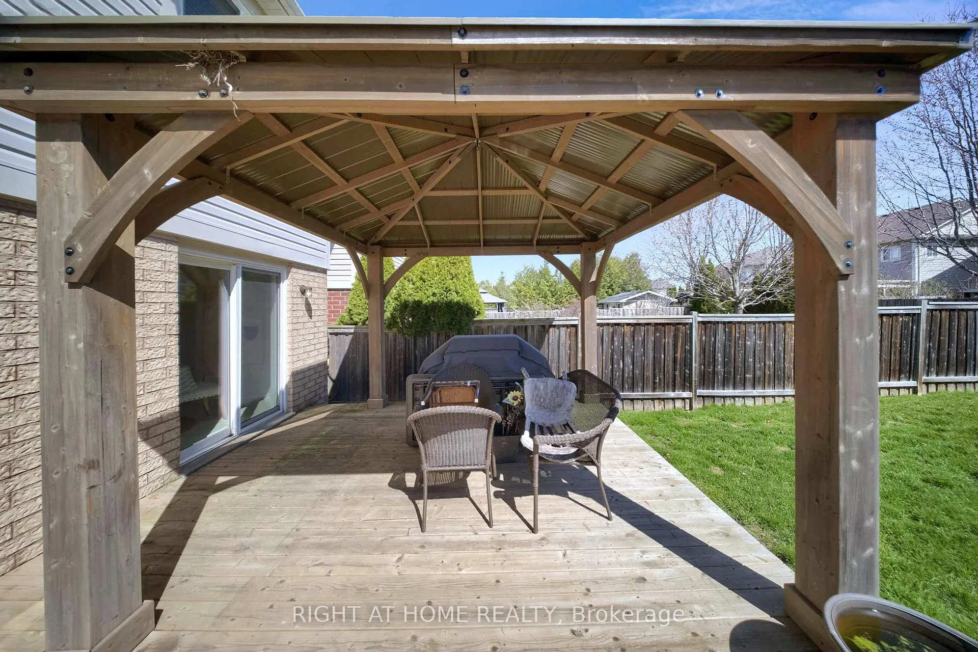Photo 32 of 131 William Cowles Drive, Clarington, Bowmanville — HOMEH