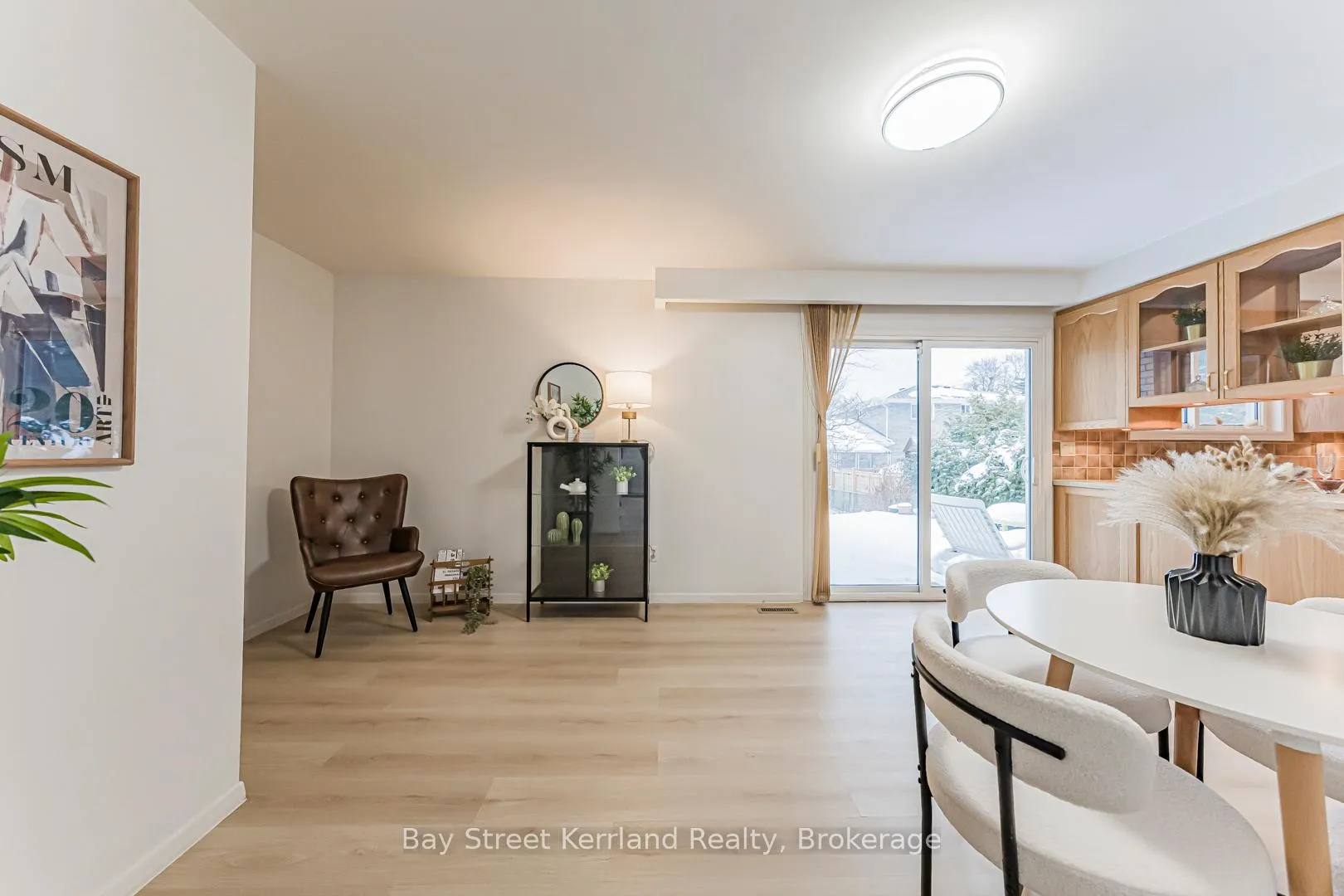 Photo 8 of 2393 Main Level -SPEYSIDE Drive, Mississauga, Sheridan — HOMEH