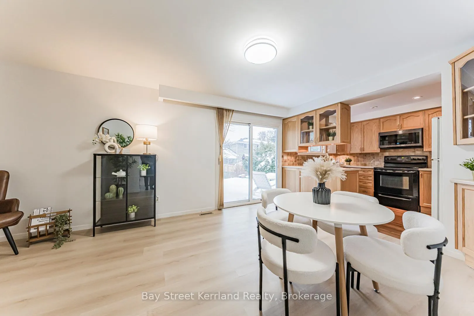 Photo 9 of 2393 Main Level -SPEYSIDE Drive, Mississauga, Sheridan — HOMEH