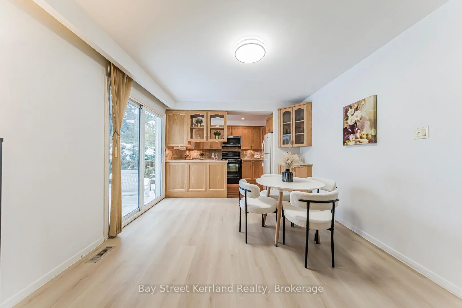 Photo 10 of 2393 Main Level -SPEYSIDE Drive, Mississauga, Sheridan — HOMEH