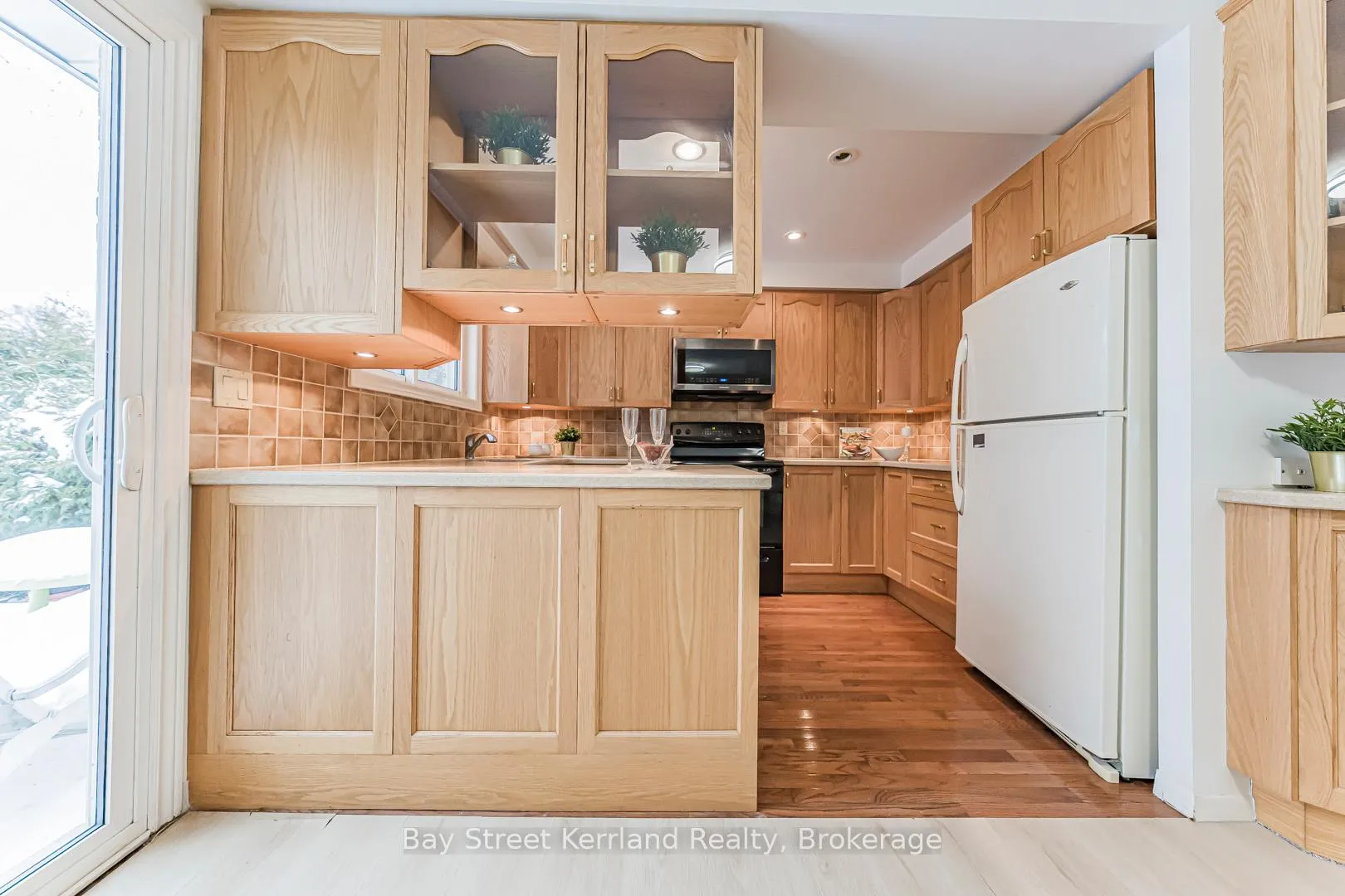 Photo 12 of 2393 Main Level -SPEYSIDE Drive, Mississauga, Sheridan — HOMEH