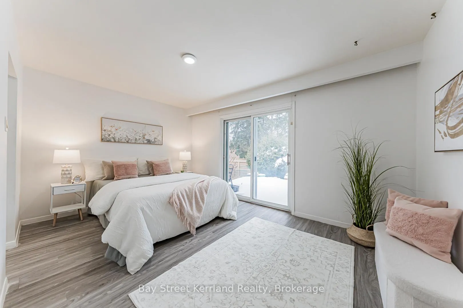 Photo 16 of 2393 Main Level -SPEYSIDE Drive, Mississauga, Sheridan — HOMEH