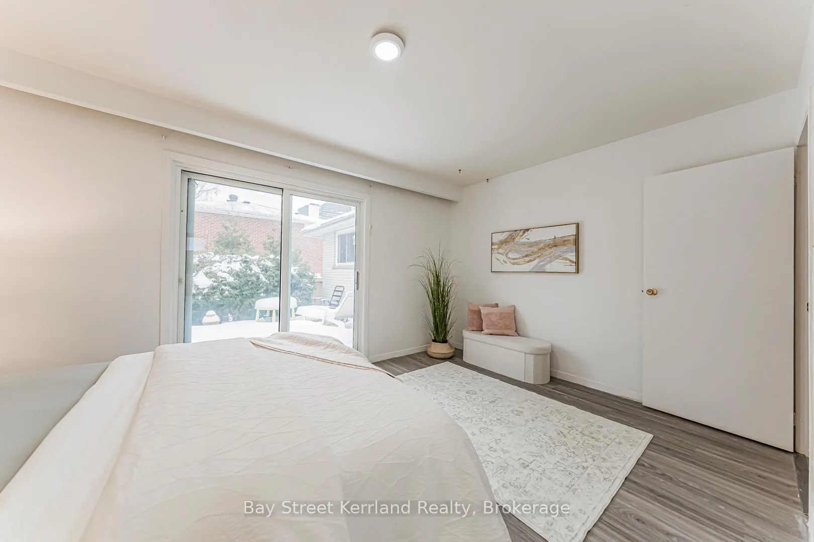 Photo 17 of 2393 Main Level -SPEYSIDE Drive, Mississauga, Sheridan — HOMEH