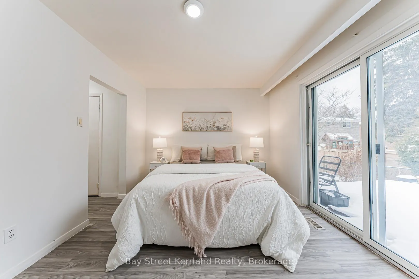 Photo 18 of 2393 Main Level -SPEYSIDE Drive, Mississauga, Sheridan — HOMEH