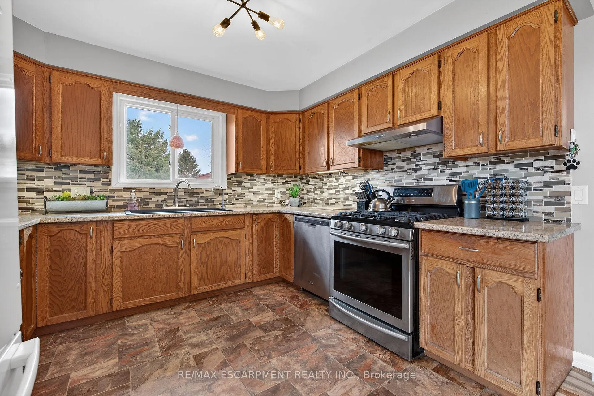 Photo 10 of 1481 Norfolk County Rd 19 E, Norfolk, Bealton — HOMEH