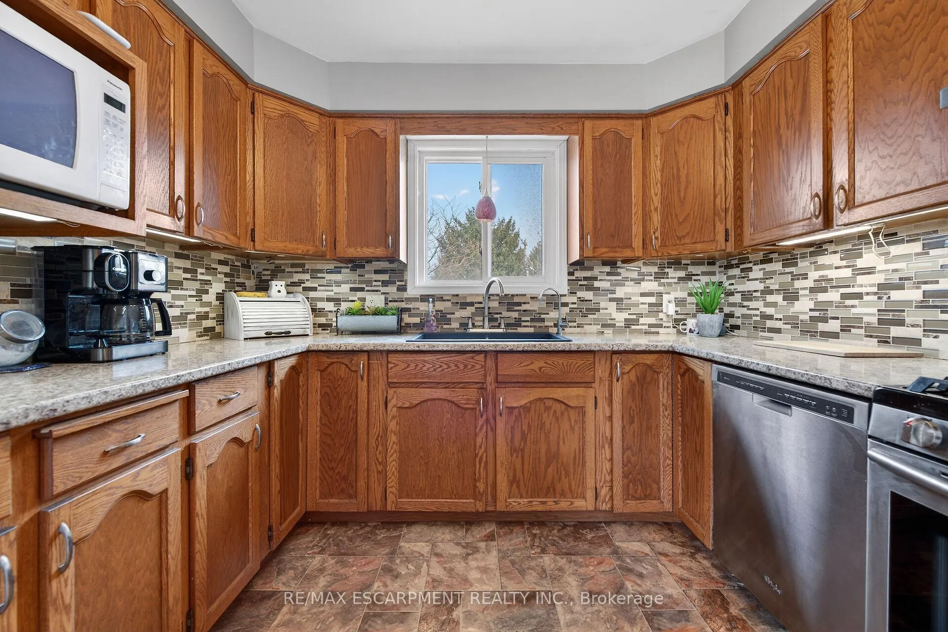 Photo 11 of 1481 Norfolk County Rd 19 E, Norfolk, Bealton — HOMEH