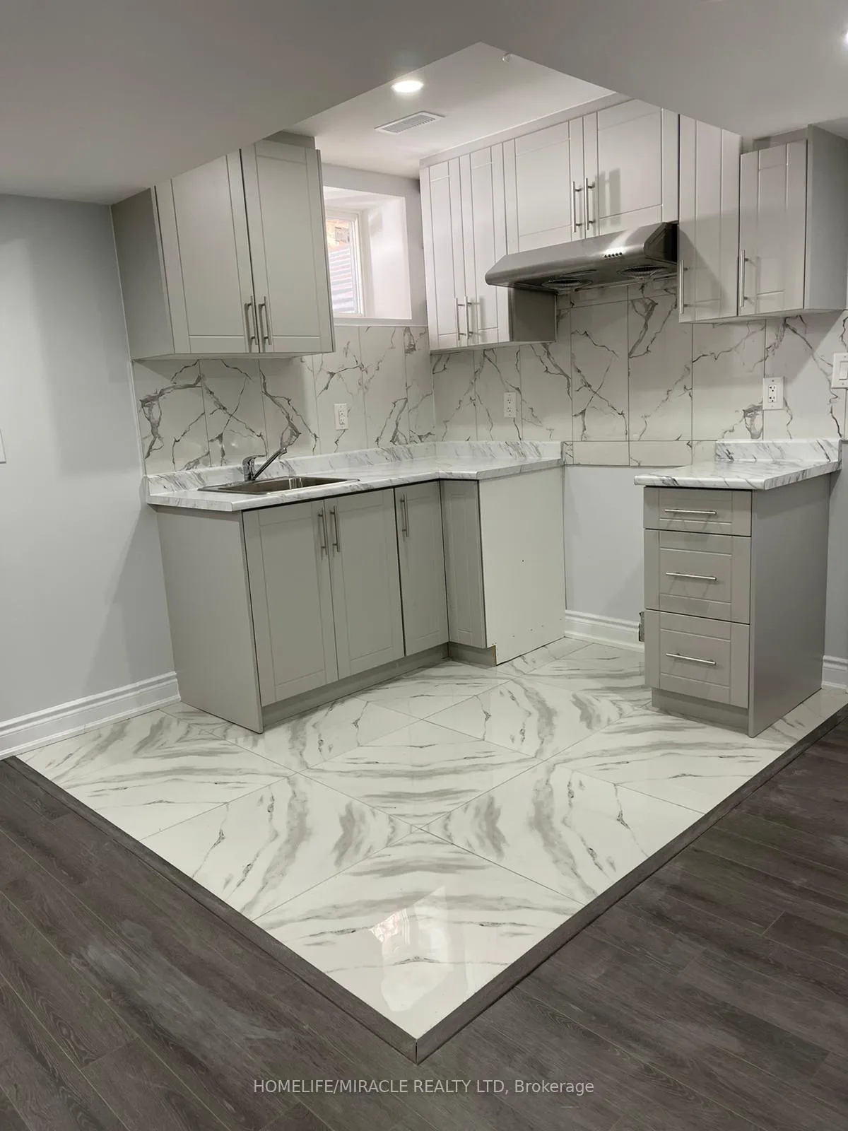 Photo 8 of 37 Truro Circle, Brampton, Northwest Brampton — HOMEH