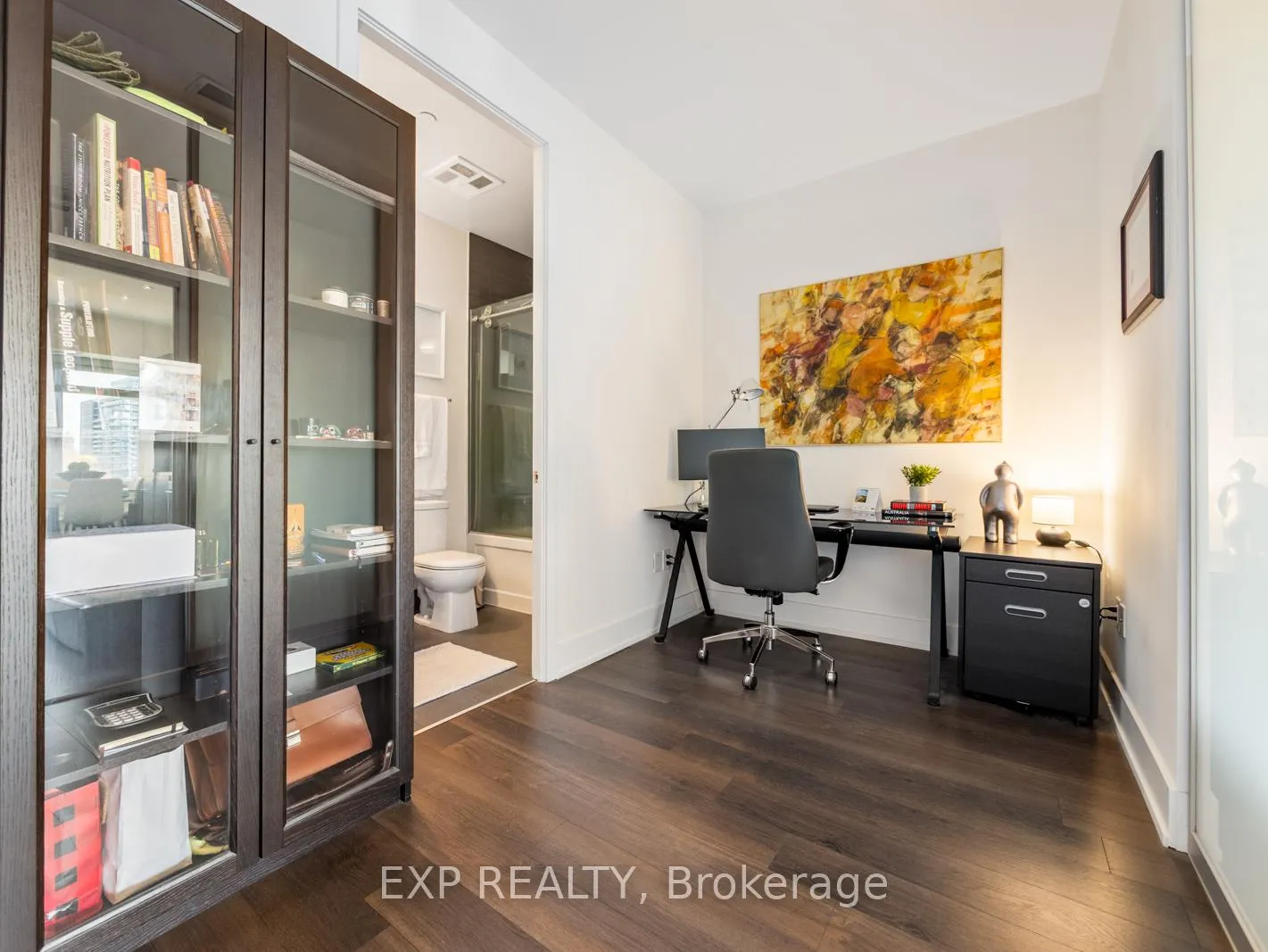 Photo 7 of Unit 624, 111 St Clair Avenue W, Toronto, Yonge-St. Clair — HOMEH