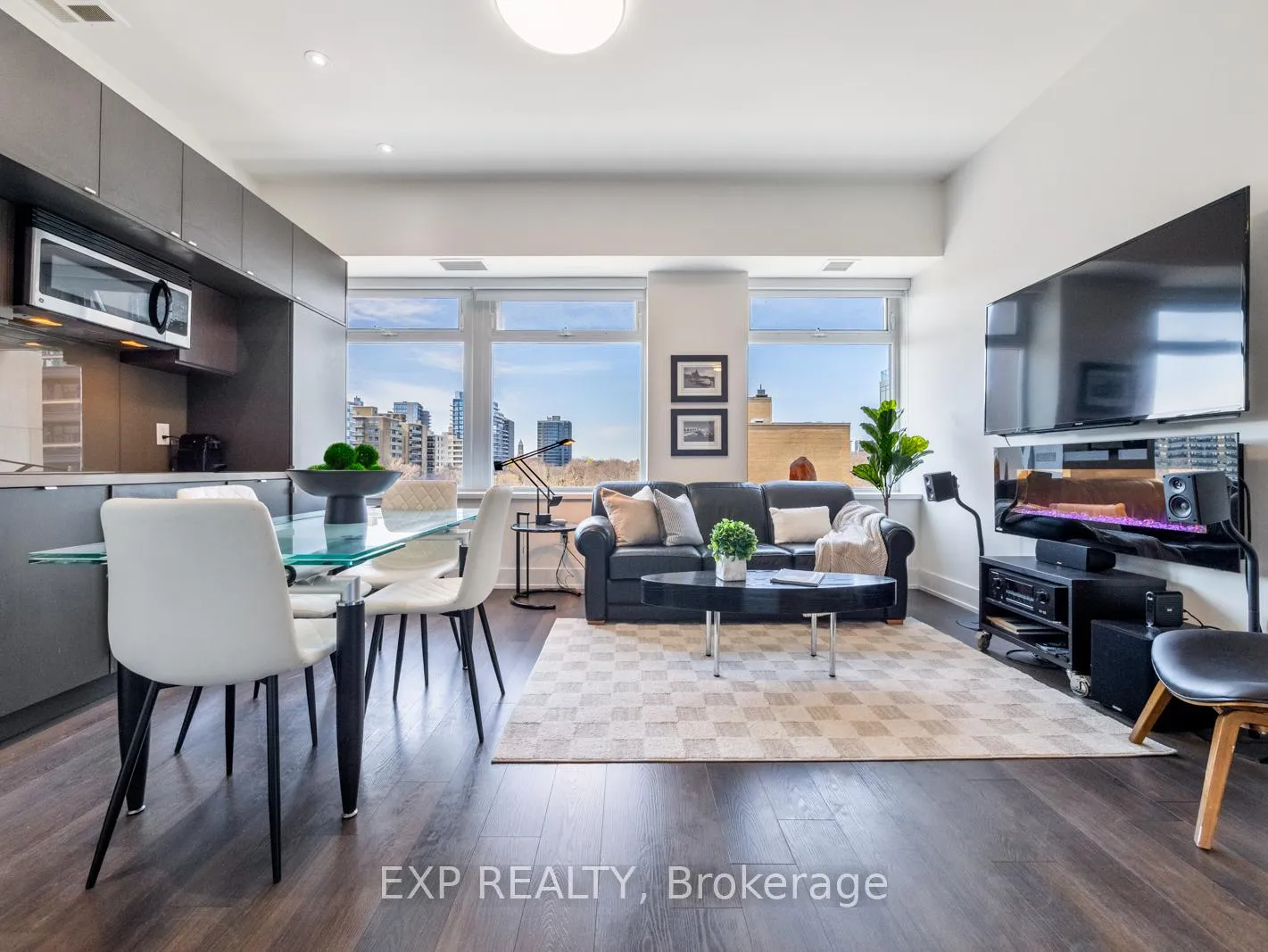 Photo 8 of Unit 624, 111 St Clair Avenue W, Toronto, Yonge-St. Clair — HOMEH
