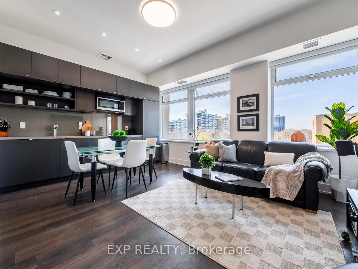 Photo 9 of Unit 624, 111 St Clair Avenue W, Toronto, Yonge-St. Clair — HOMEH