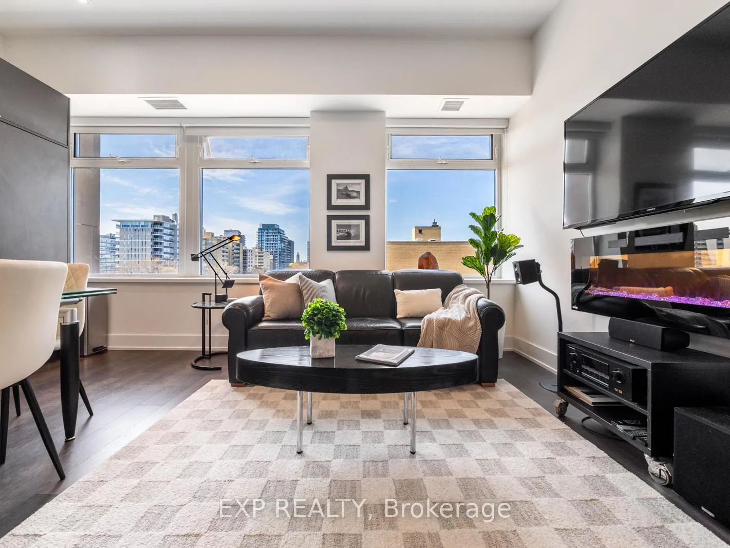Photo 12 of Unit 624, 111 St Clair Avenue W, Toronto, Yonge-St. Clair — HOMEH