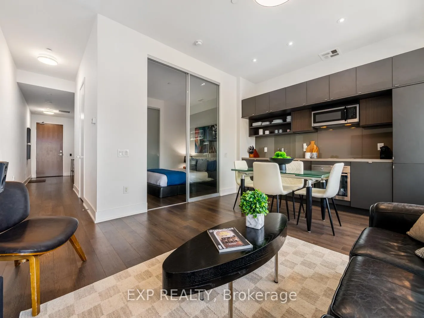 Photo 17 of Unit 624, 111 St Clair Avenue W, Toronto, Yonge-St. Clair — HOMEH