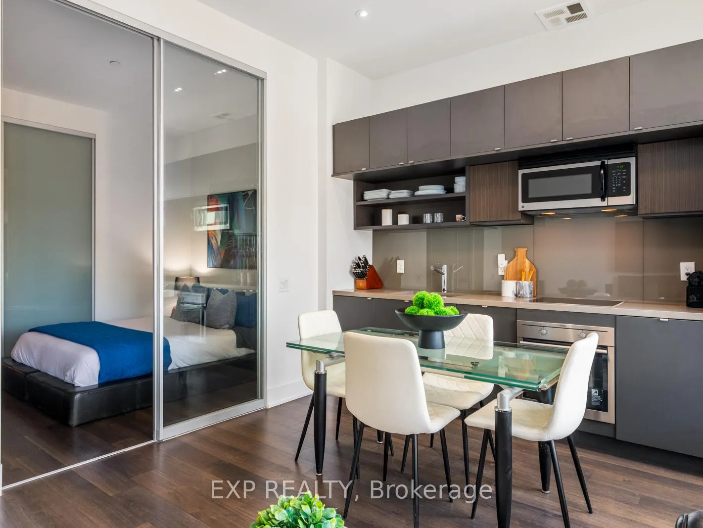 Photo 18 of Unit 624, 111 St Clair Avenue W, Toronto, Yonge-St. Clair — HOMEH