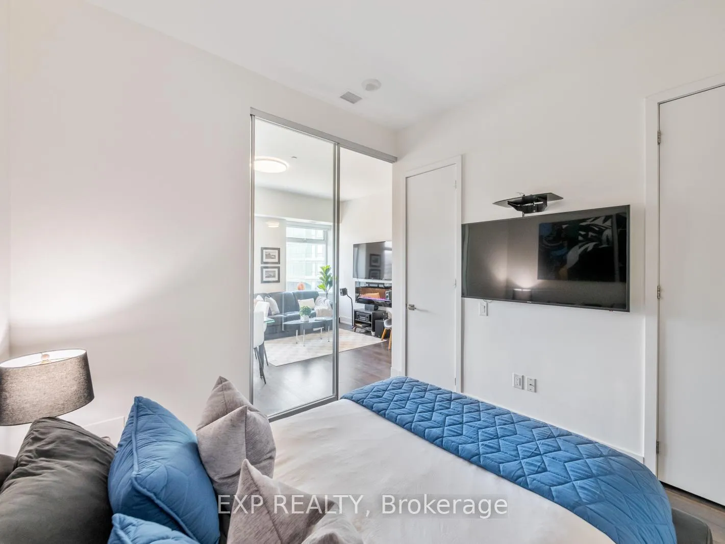 Photo 28 of Unit 624, 111 St Clair Avenue W, Toronto, Yonge-St. Clair — HOMEH
