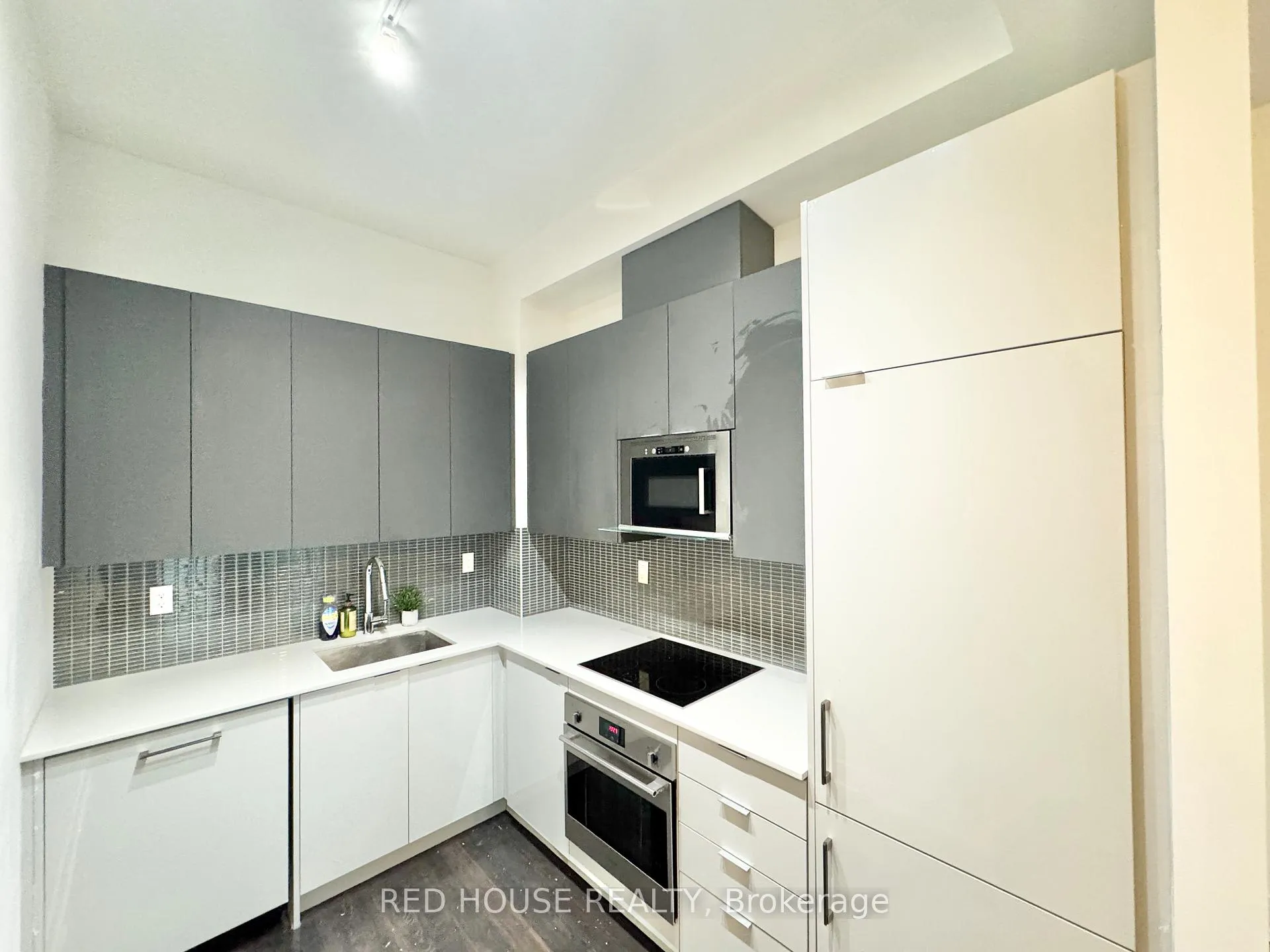 Photo 5 of Unit 519, 2916 Highway 7, Vaughan, Concord — HOMEH
