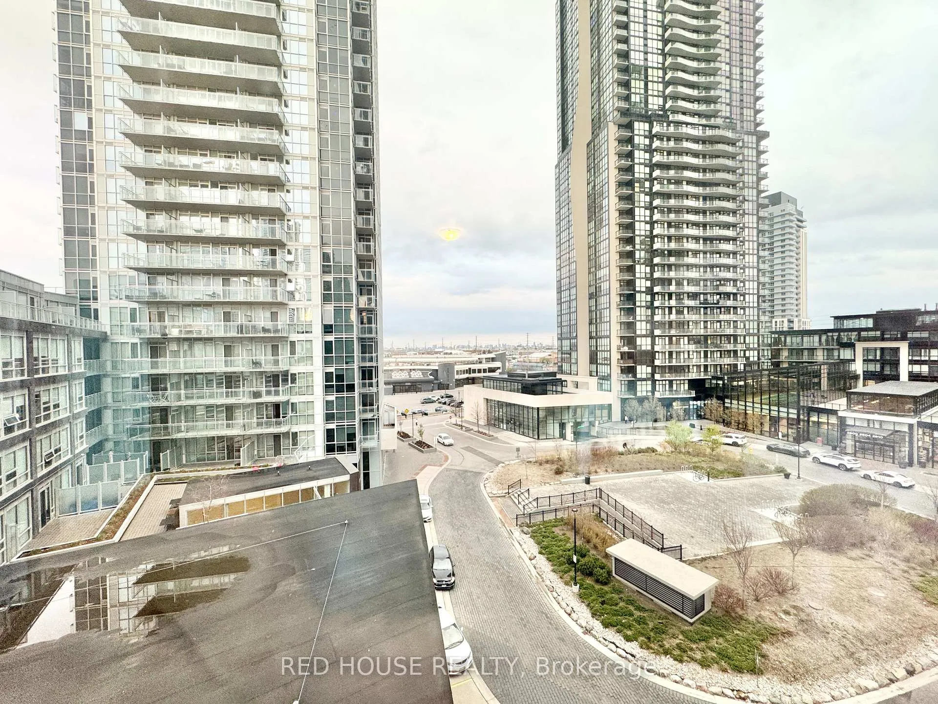 Photo 12 of Unit 519, 2916 Highway 7, Vaughan, Concord — HOMEH