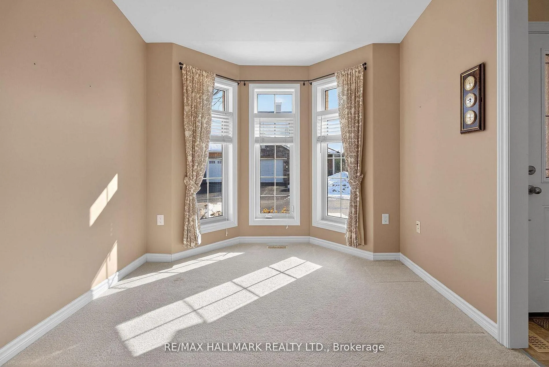 Photo 5 of Unit 105, 86 Village Crescent, Peterborough, Otonabee Ward 1 — HOMEH