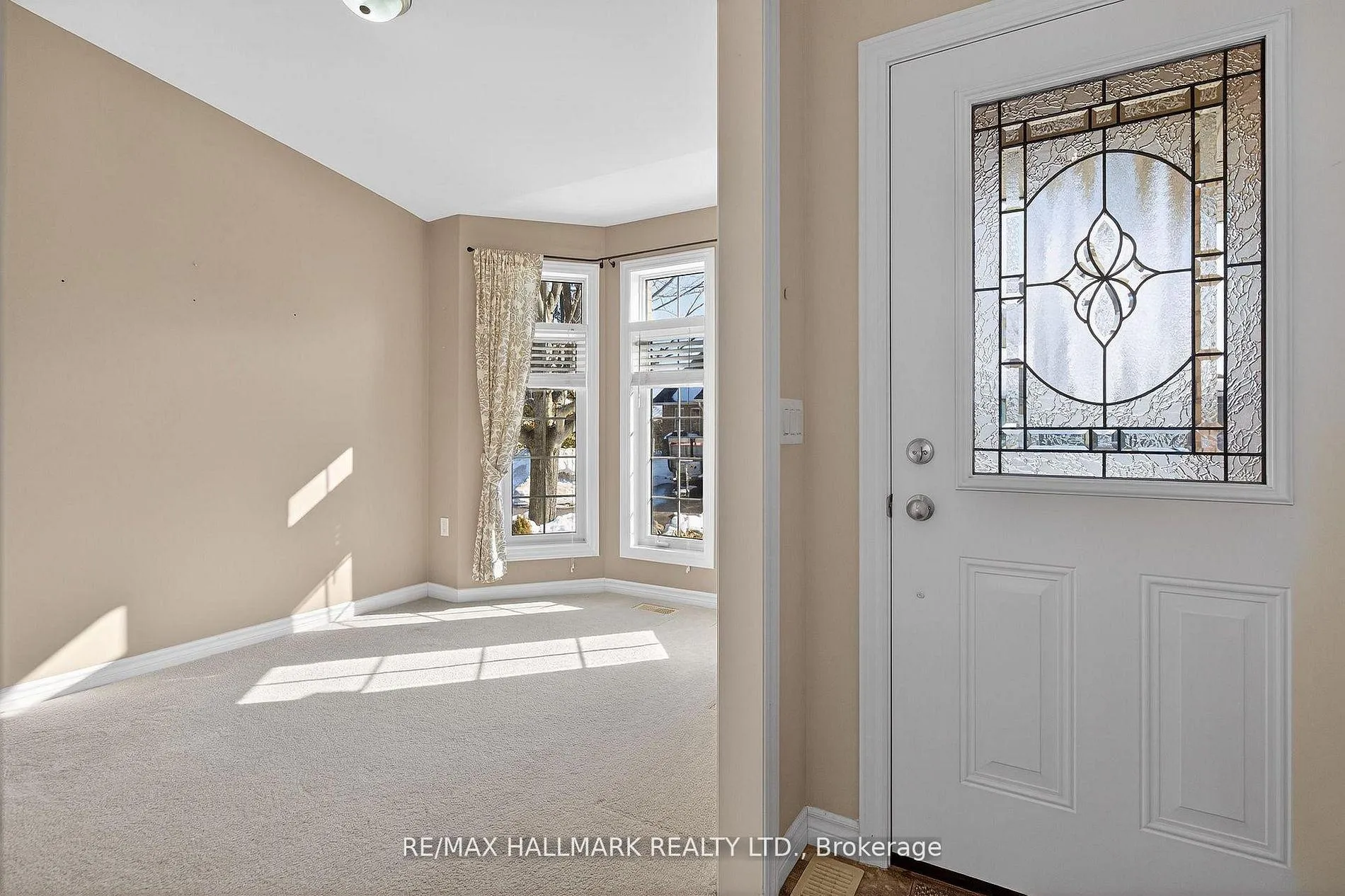 Photo 6 of Unit 105, 86 Village Crescent, Peterborough, Otonabee Ward 1 — HOMEH