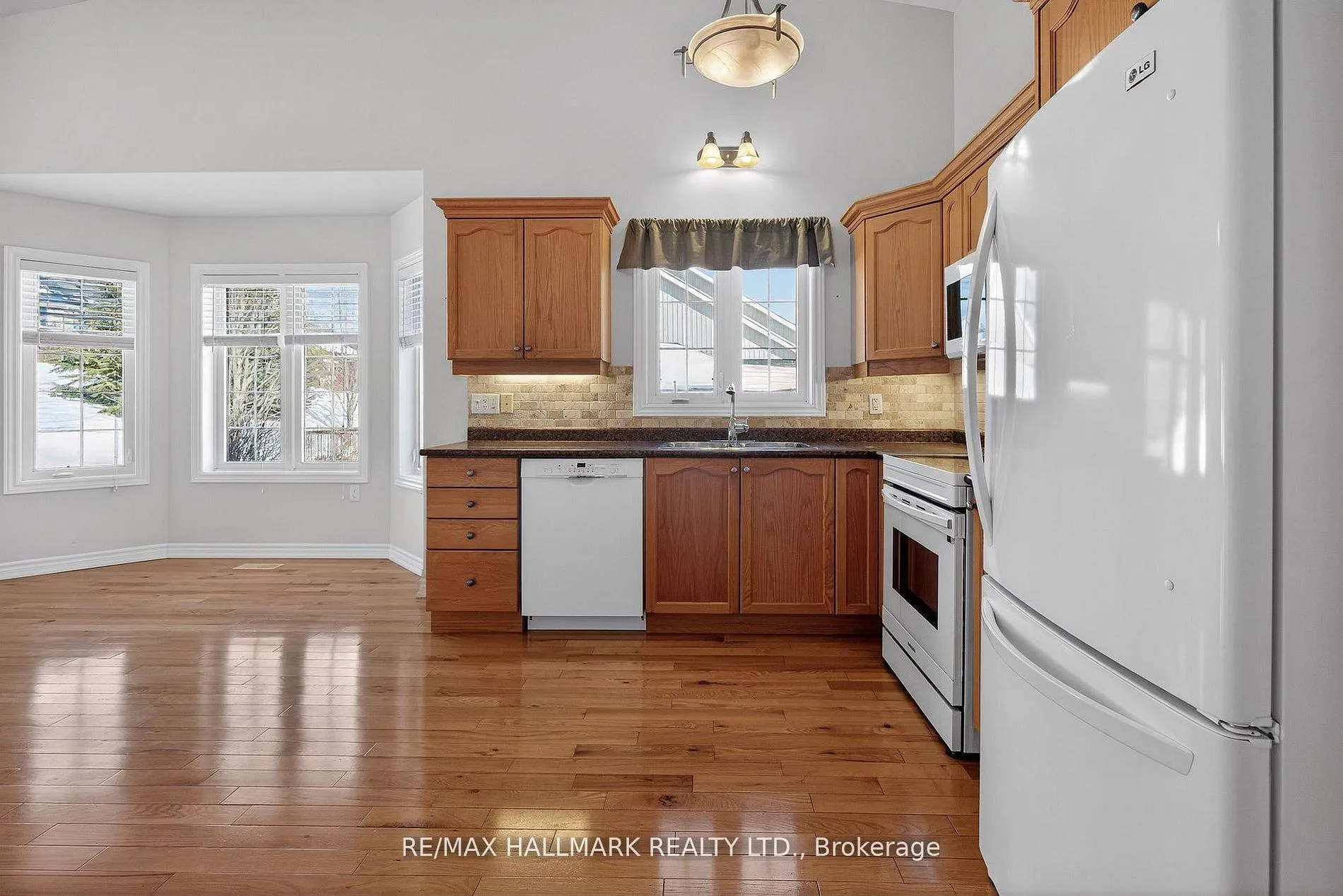 Photo 10 of Unit 105, 86 Village Crescent, Peterborough, Otonabee Ward 1 — HOMEH