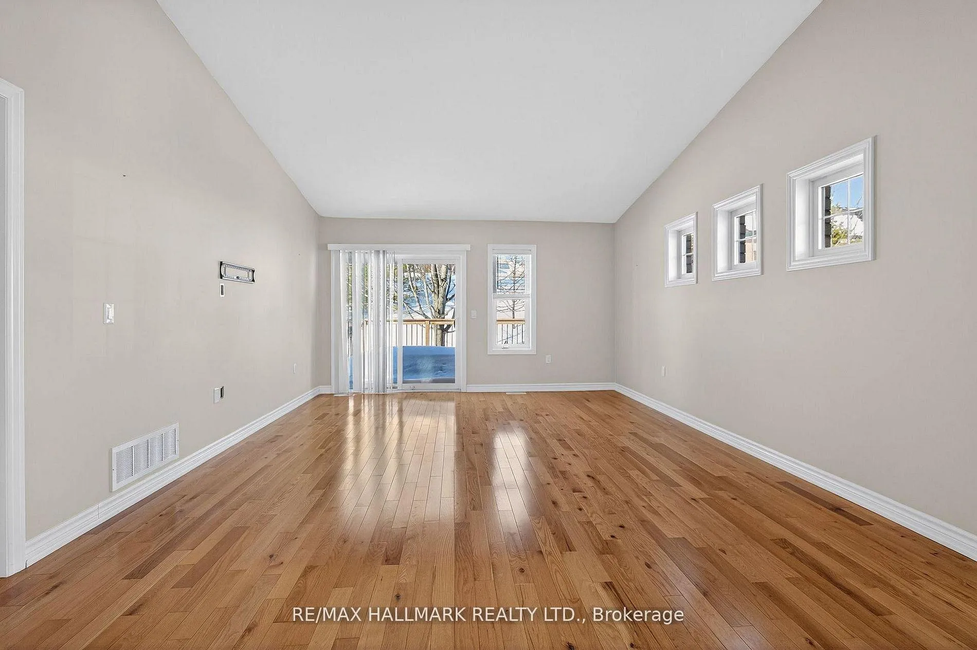Photo 16 of Unit 105, 86 Village Crescent, Peterborough, Otonabee Ward 1 — HOMEH