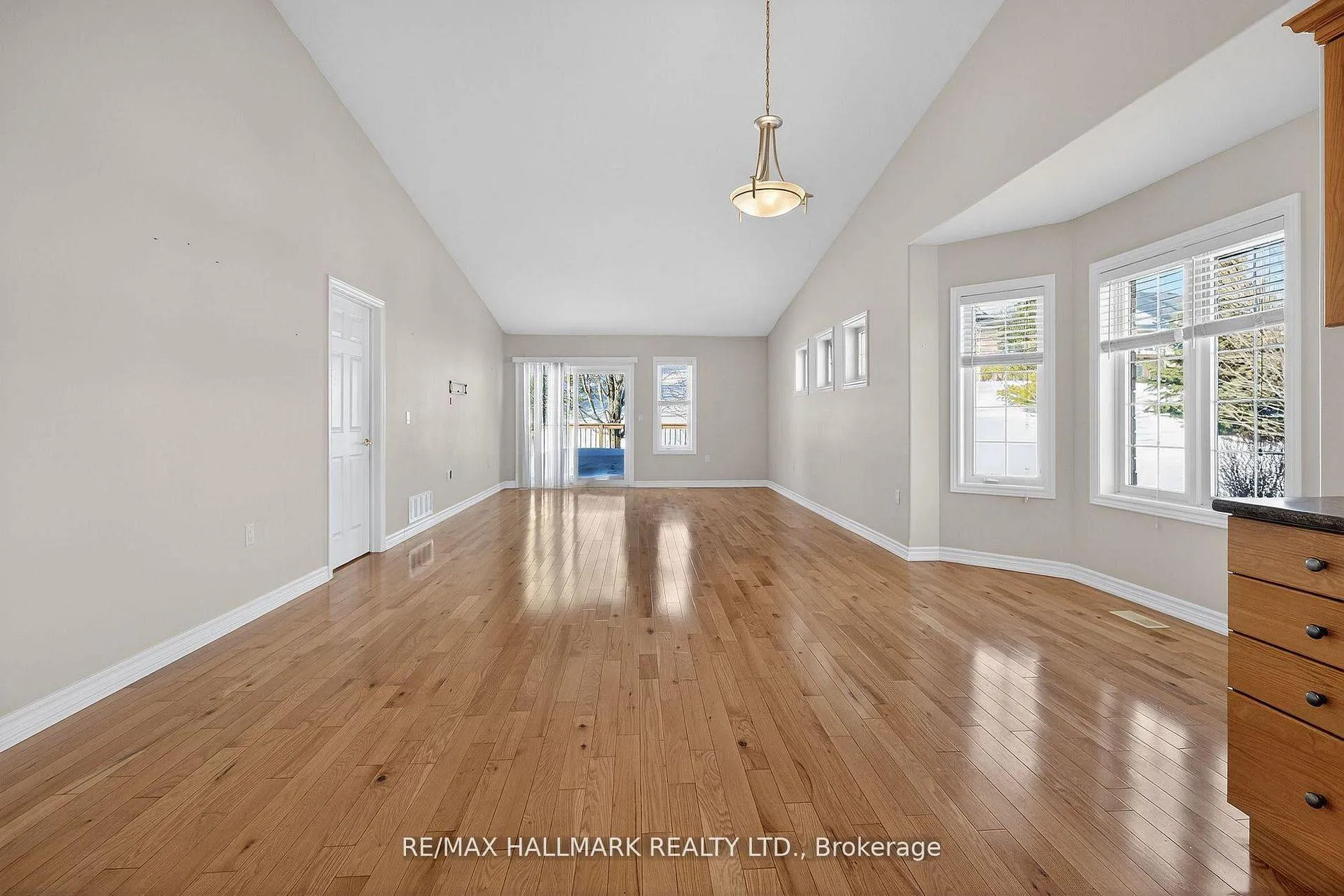 Photo 17 of Unit 105, 86 Village Crescent, Peterborough, Otonabee Ward 1 — HOMEH