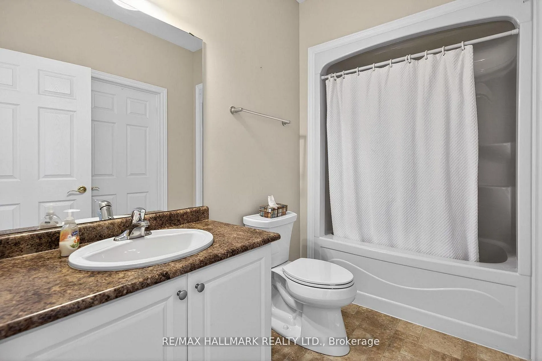 Photo 19 of Unit 105, 86 Village Crescent, Peterborough, Otonabee Ward 1 — HOMEH