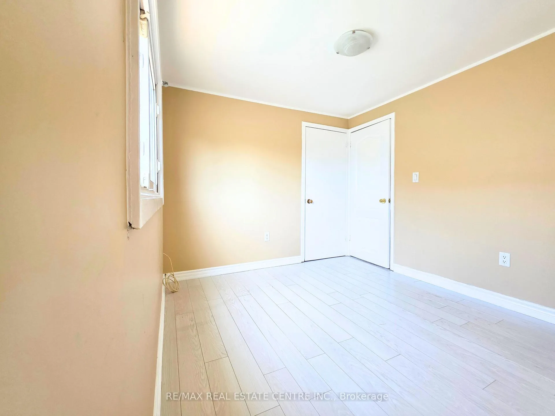 Photo 16 of 214 Fairfield Avenue, Hamilton, Homeside — HOMEH