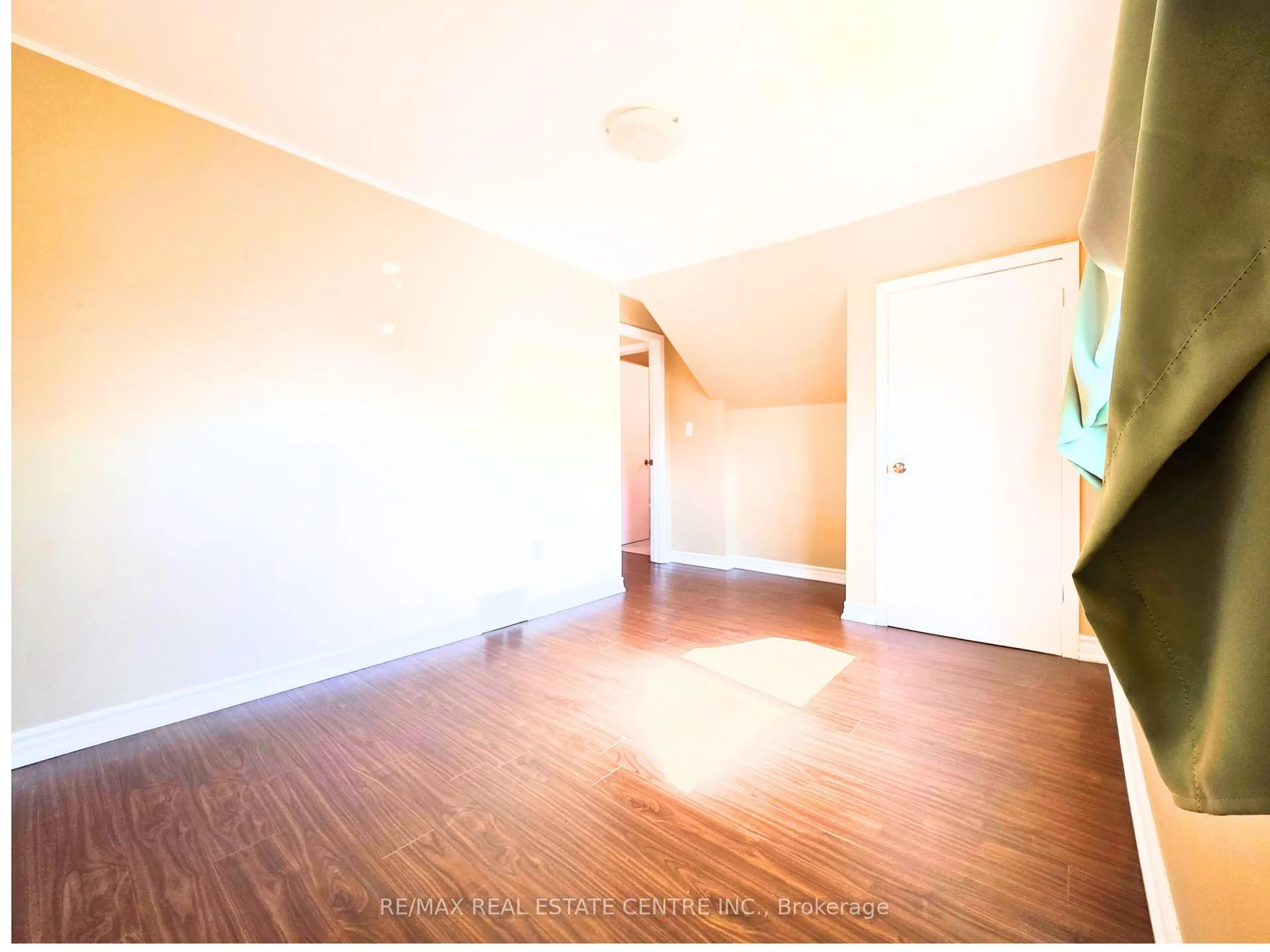 Photo 19 of 214 Fairfield Avenue, Hamilton, Homeside — HOMEH